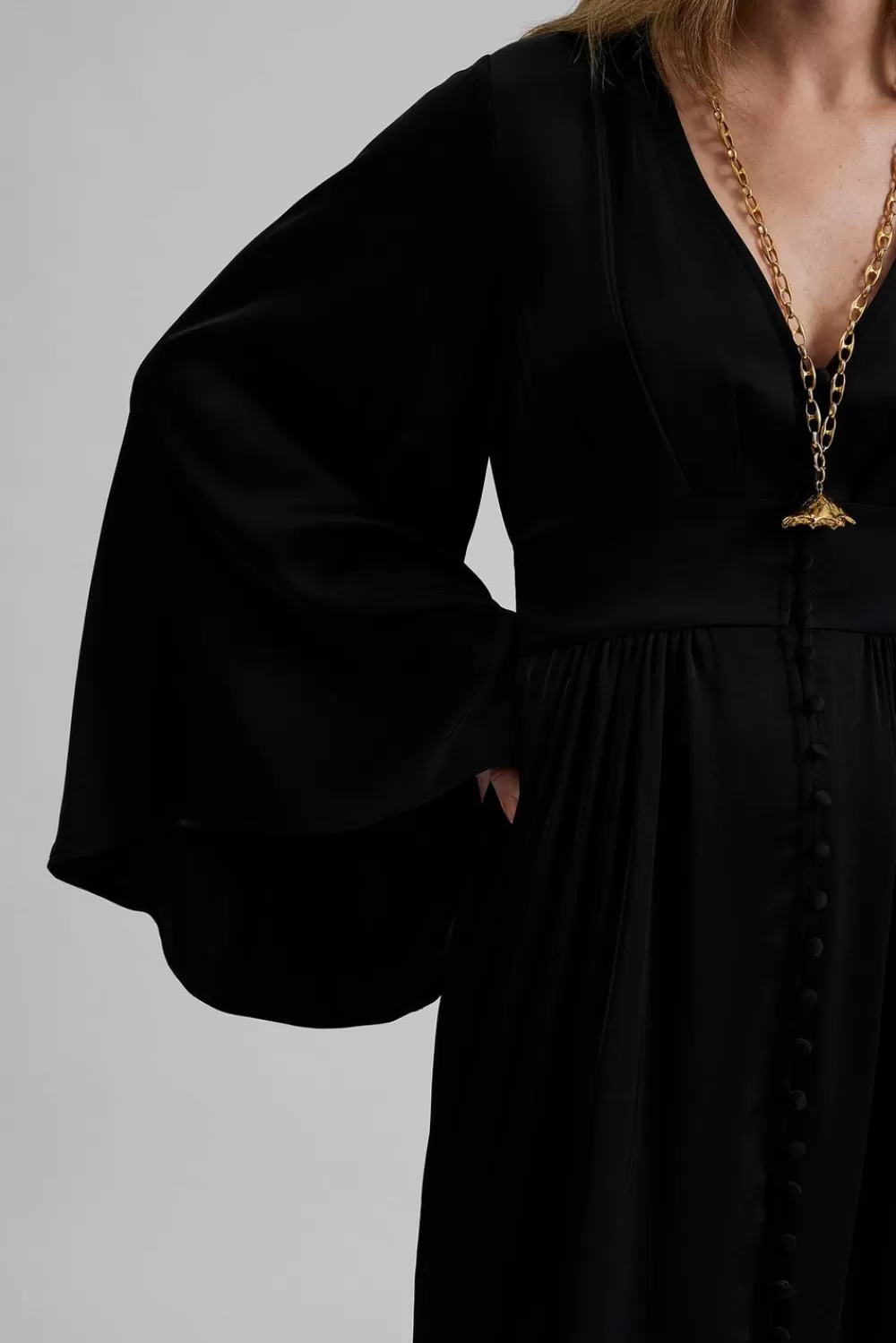 Malina Auden - Robe midi olive à la coupe moderne | Collection Élégance Végétale - Olive Shop