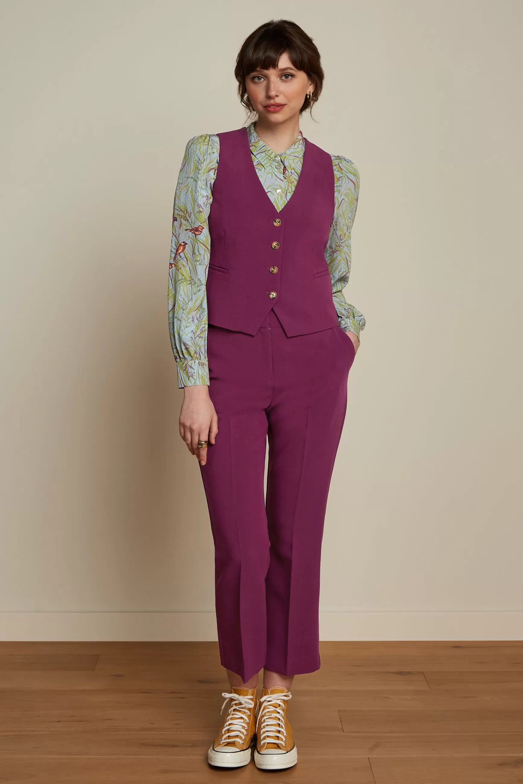 Gilet Femme Élégant King Louie - Modèle Bianca Simonet, Style Urbain & Léger  

Veste Matelassée Printanière Bianca Simonet - Collection Femme King Louie - Détails Brodés  

Blouson Femme Printemps-Été King Louie - Coupe Simonet en Tissu Respirant - Édition Limitée Bianca  

Gilet Léger Bianca pour Femme - Marque King Louie - Modèle Simonet avec Poches Côtelées  

Veste Démétério Simonet - Collection Printemps King Louie - Gilet Femme Bianca Bleu Ciel