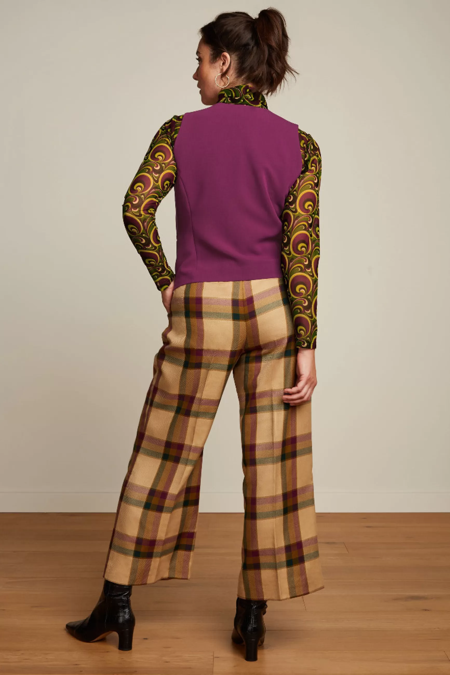 Gilet Femme Élégant King Louie - Modèle Bianca Simonet, Style Urbain & Léger  

Veste Matelassée Printanière Bianca Simonet - Collection Femme King Louie - Détails Brodés  

Blouson Femme Printemps-Été King Louie - Coupe Simonet en Tissu Respirant - Édition Limitée Bianca  

Gilet Léger Bianca pour Femme - Marque King Louie - Modèle Simonet avec Poches Côtelées  

Veste Démétério Simonet - Collection Printemps King Louie - Gilet Femme Bianca Bleu Ciel