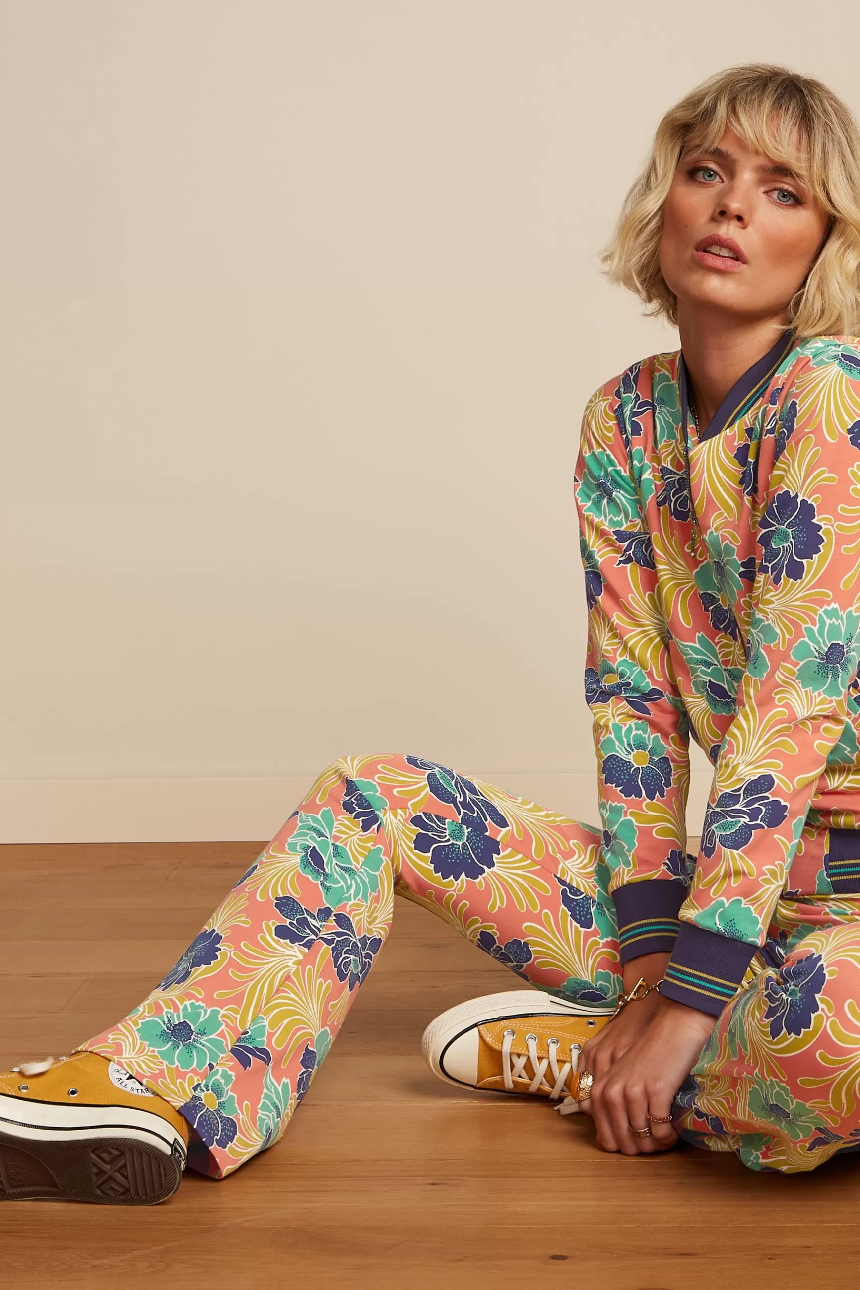 Dames - Pantalon Évasé King Louie avec Bordure Contrastée - Bleu Lagon Élégant