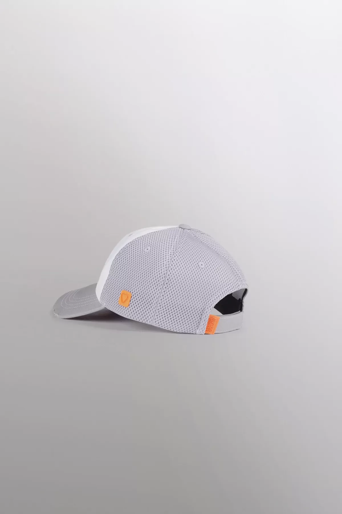 Casquette Casual Vintage Gertrude - Style Décontracté à Logo Texturé, Coupe Patinée pour Look Rétro Authentique