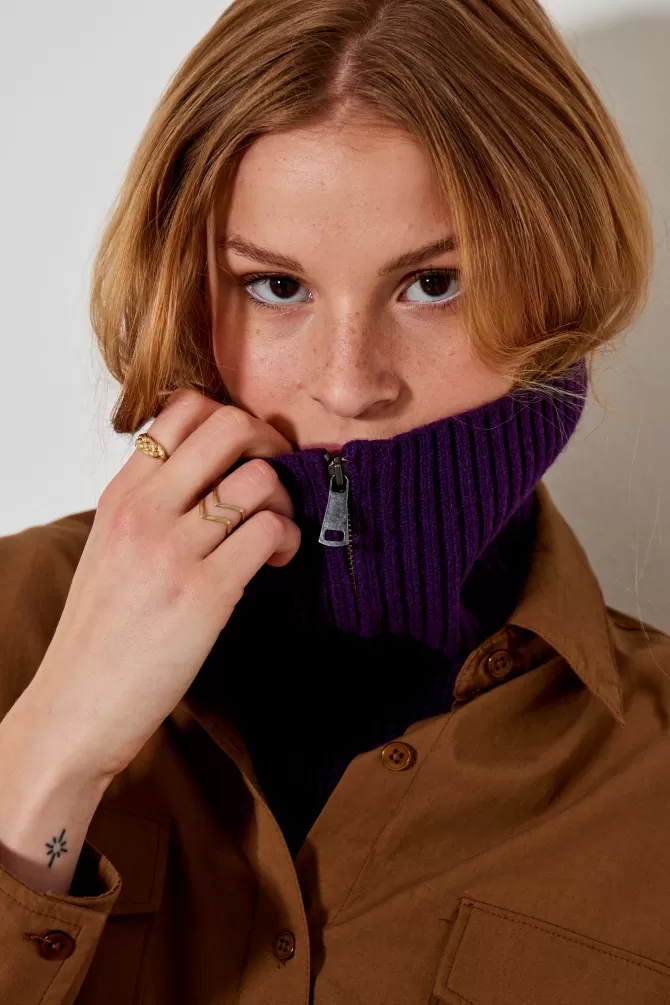 Élégance Rustique : 5 Accessoires Denim pour Look Camionneur Intemporel