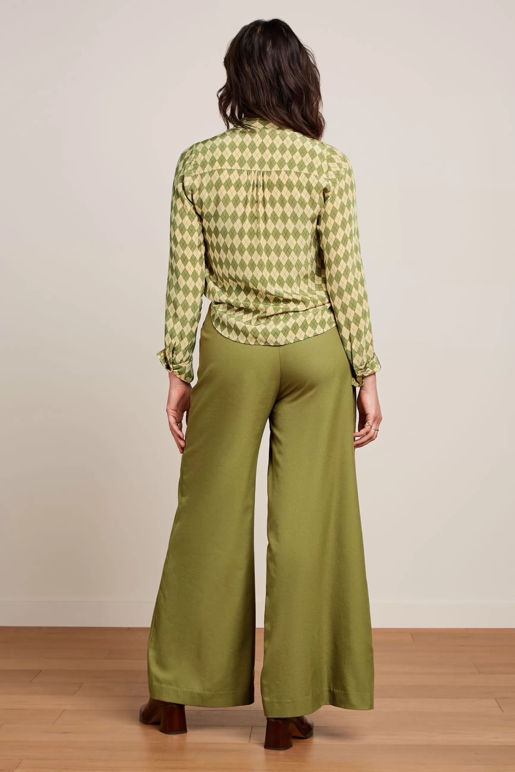 Chemisier féminin Delia par King Louie - Tendance printanière en couleur sable