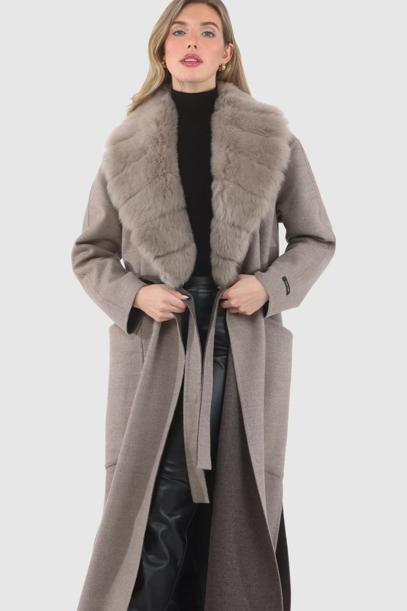 Manteau Femme GORSKI Montréal - Réversible en Cachemire Loro Piana et Laine avec Col en Shearling Merinillo Amovible & Ceinture Chic