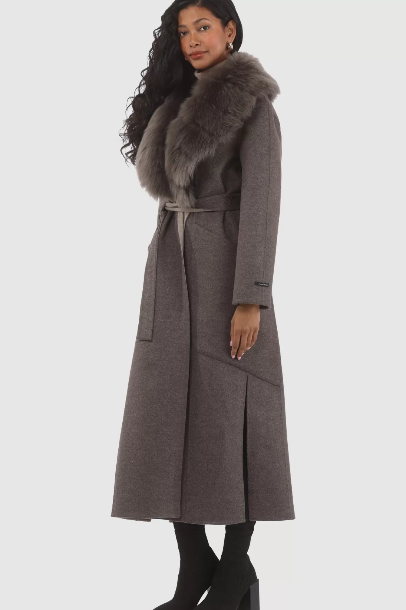 Manteau Femme GORSKI Montréal - Réversible en Cachemire Loro Piana et Laine avec Col en Shearling Merinillo Amovible & Ceinture Chic
