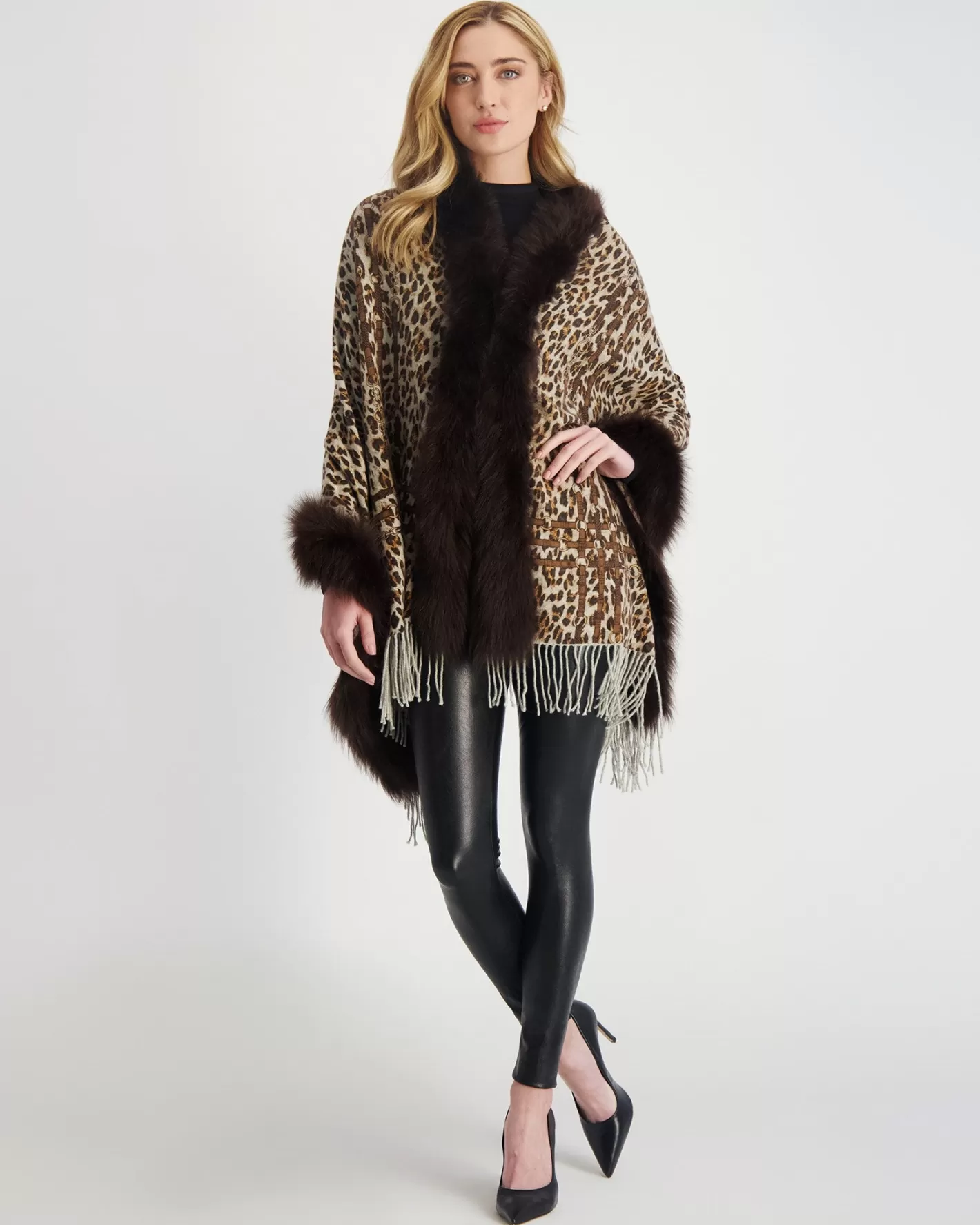 Écharpe GORSKI Montréal en Cachemire Double Face avec Bordure en Agneau Shearling Toscan – Élégance Hivernale pour Femme