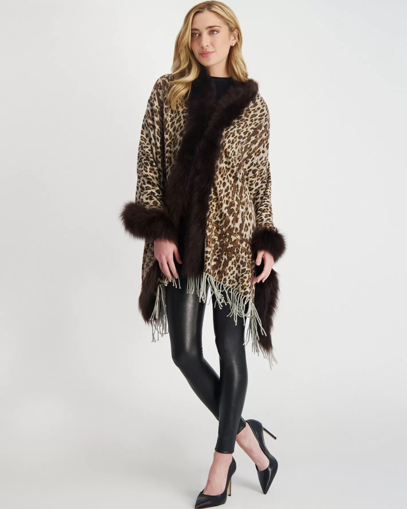 Écharpe GORSKI Montréal en Cachemire Double Face avec Bordure en Agneau Shearling Toscan – Élégance Hivernale pour Femme