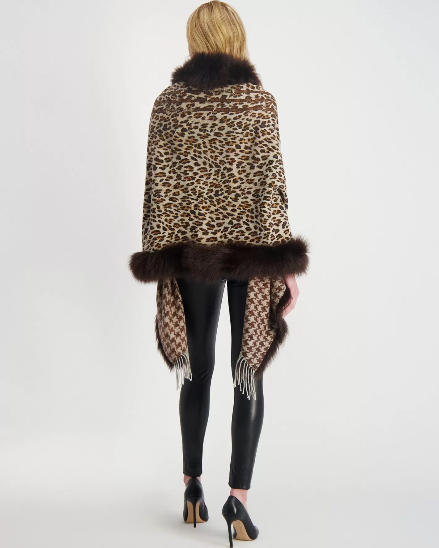 Écharpe GORSKI Montréal en Cachemire Double Face avec Bordure en Agneau Shearling Toscan – Élégance Hivernale pour Femme