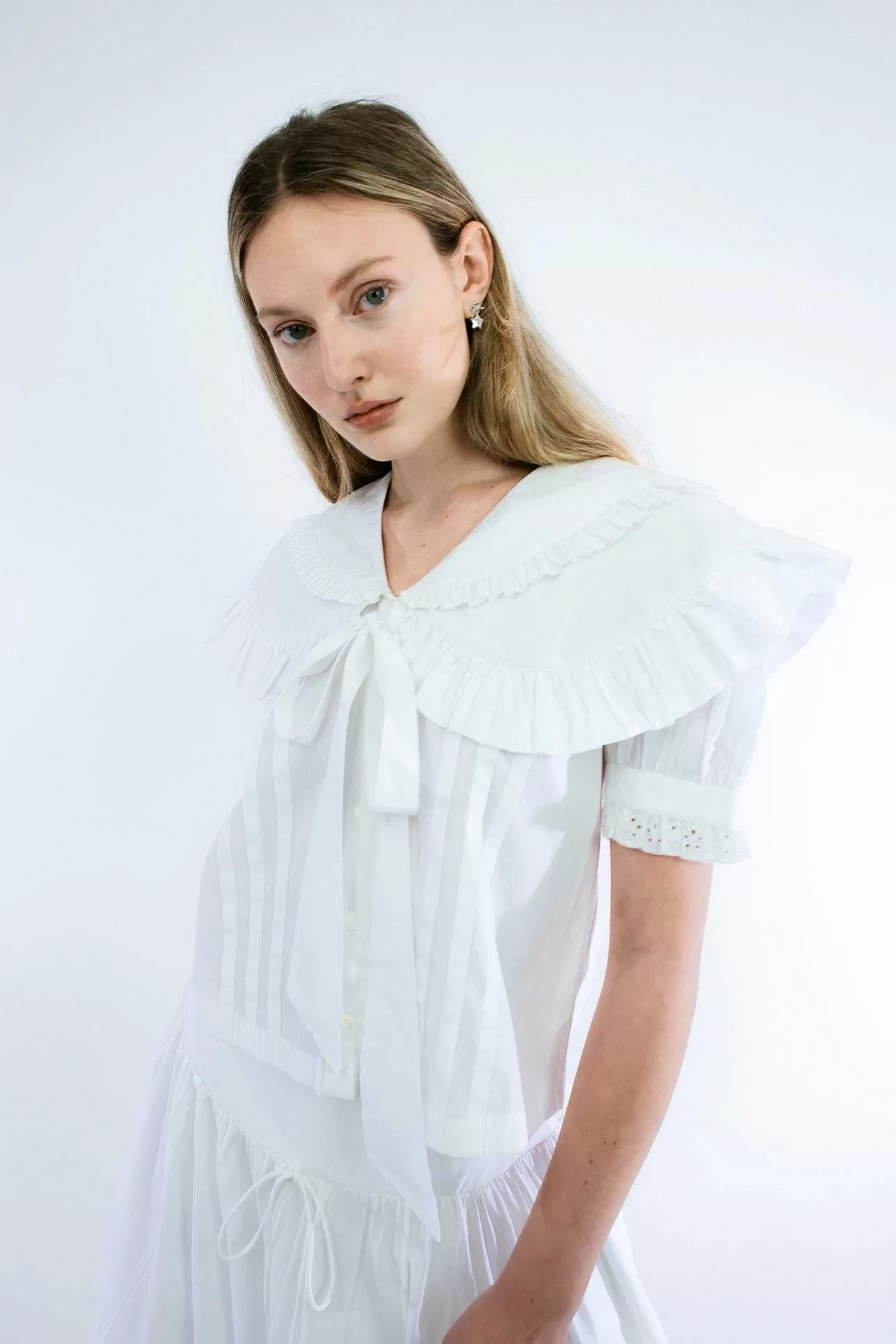 Blouse légère Sandy Liang - Modèle Guagua en blanc nuage pour une élégance bohème