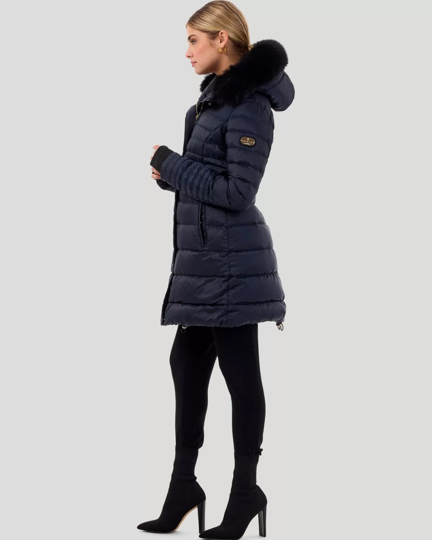 Veste femme GORSKI - Collection Montréal | Coupe ajustée après-ski avec capuche détachable doublée d'agneau shearling toscan