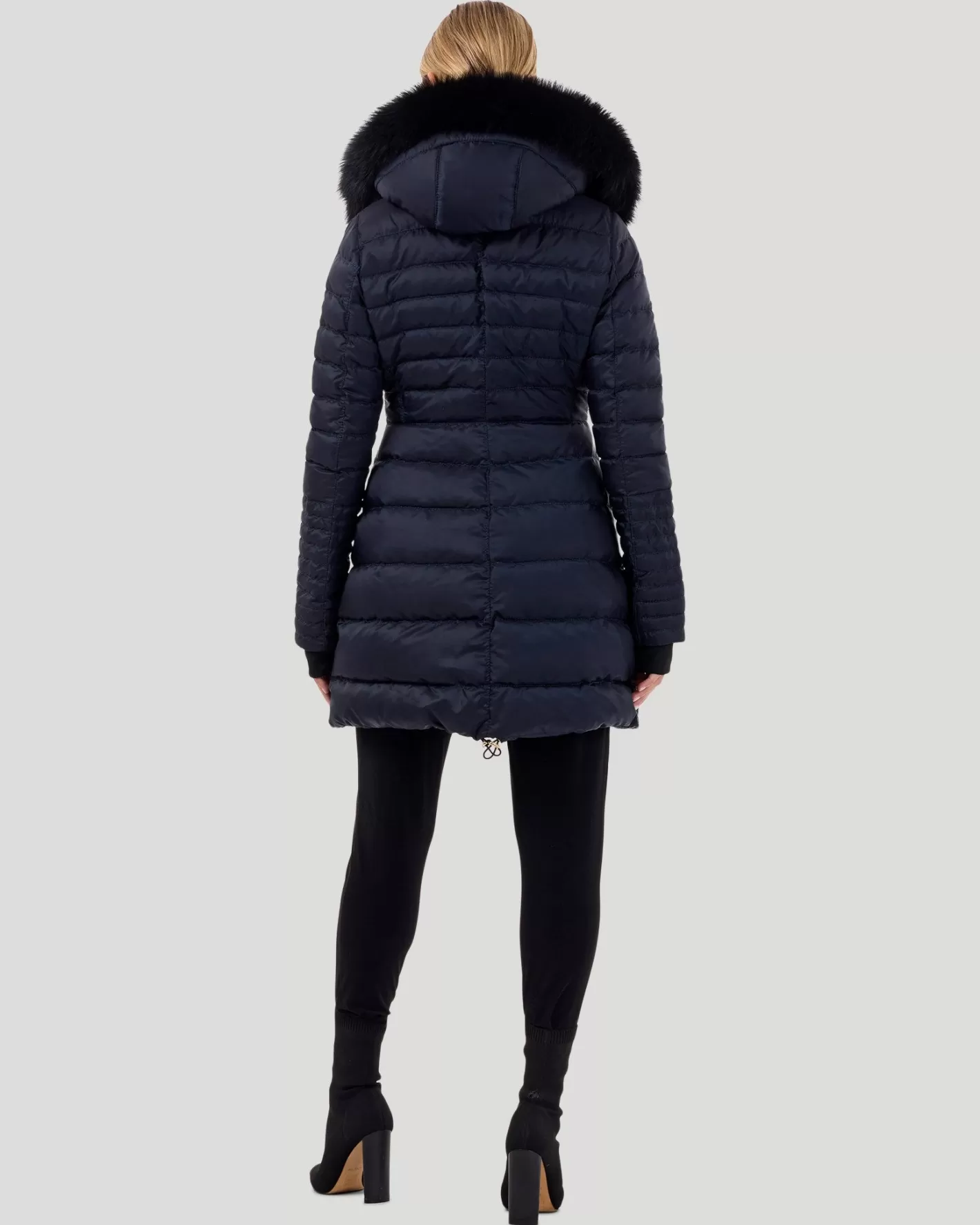Veste femme GORSKI - Collection Montréal | Coupe ajustée après-ski avec capuche détachable doublée d'agneau shearling toscan