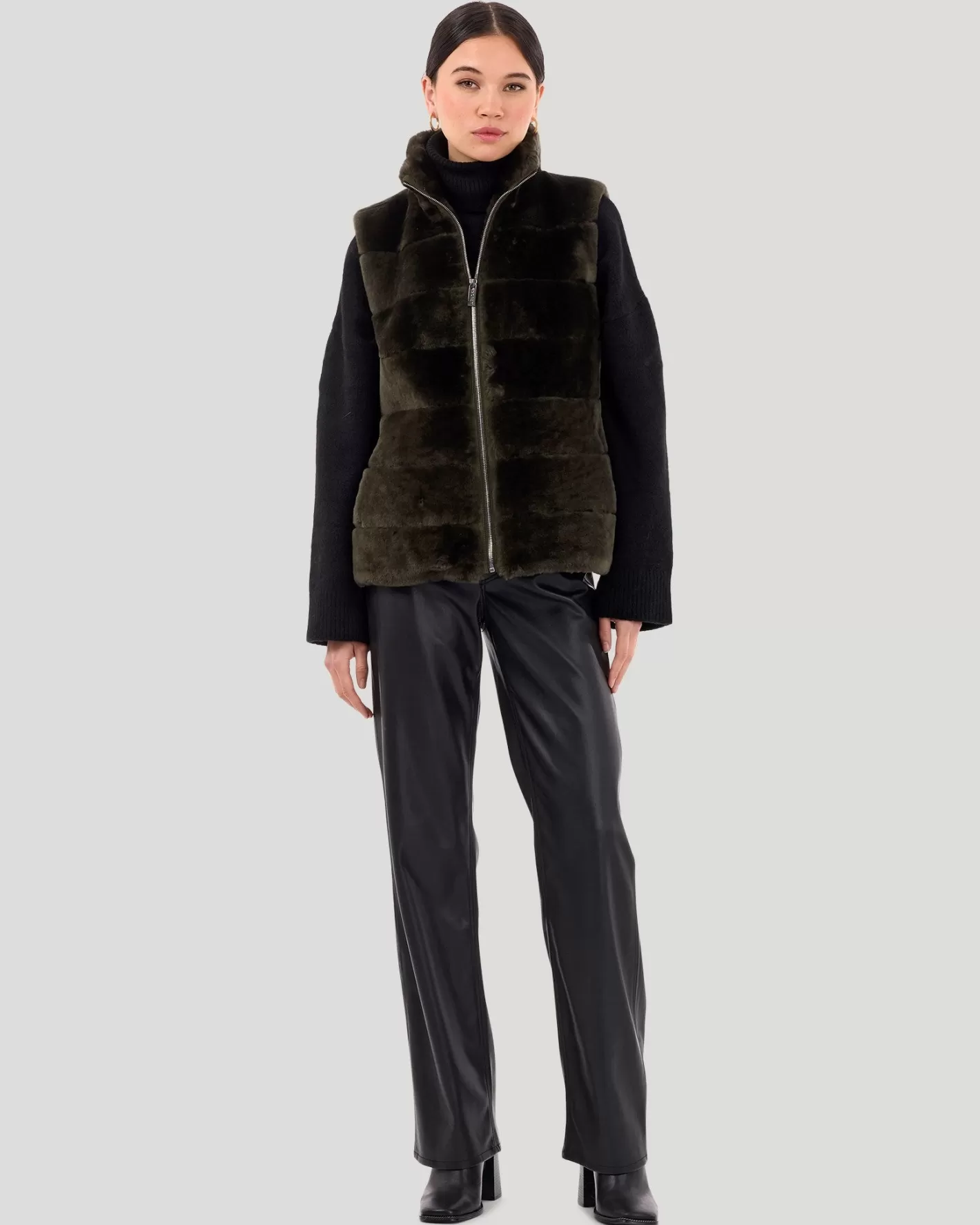 Veste matelassée en agneau shearling GORSKI Montréal - Coupe ajustée pour femme avec dos matelassé et finition décontractée élégante