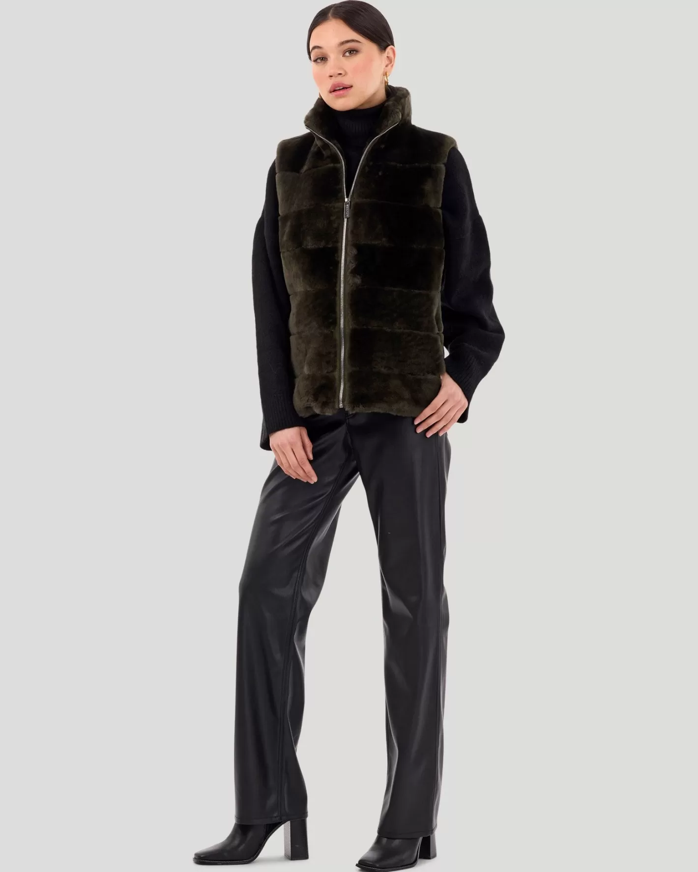 Veste matelassée en agneau shearling GORSKI Montréal - Coupe ajustée pour femme avec dos matelassé et finition décontractée élégante