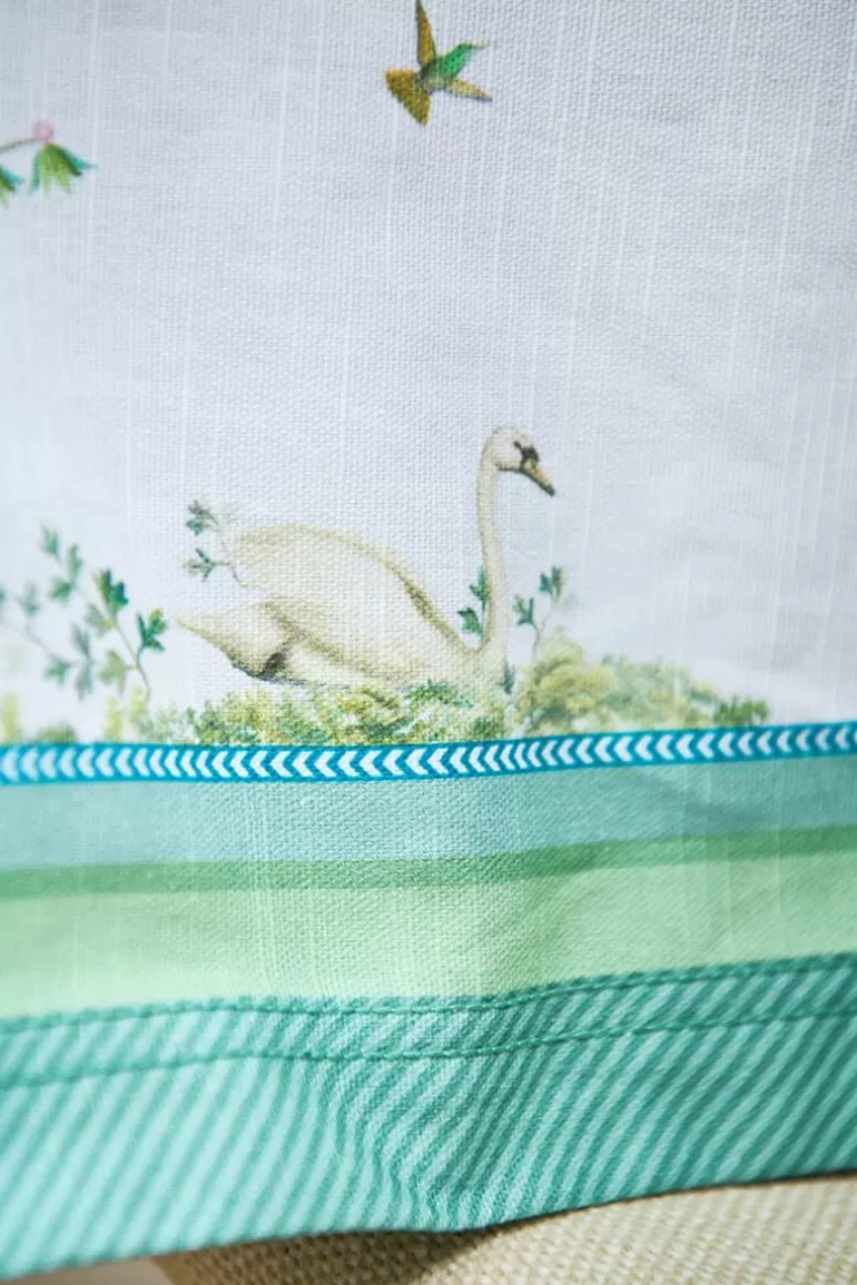 Pip Studio - Nappe de Table Bohème en Lin Blanc Neige - Élégance Intemporelle pour Votre Décoration de Table 

(Note : J'ai ajouté des éléments sensoriels comme 