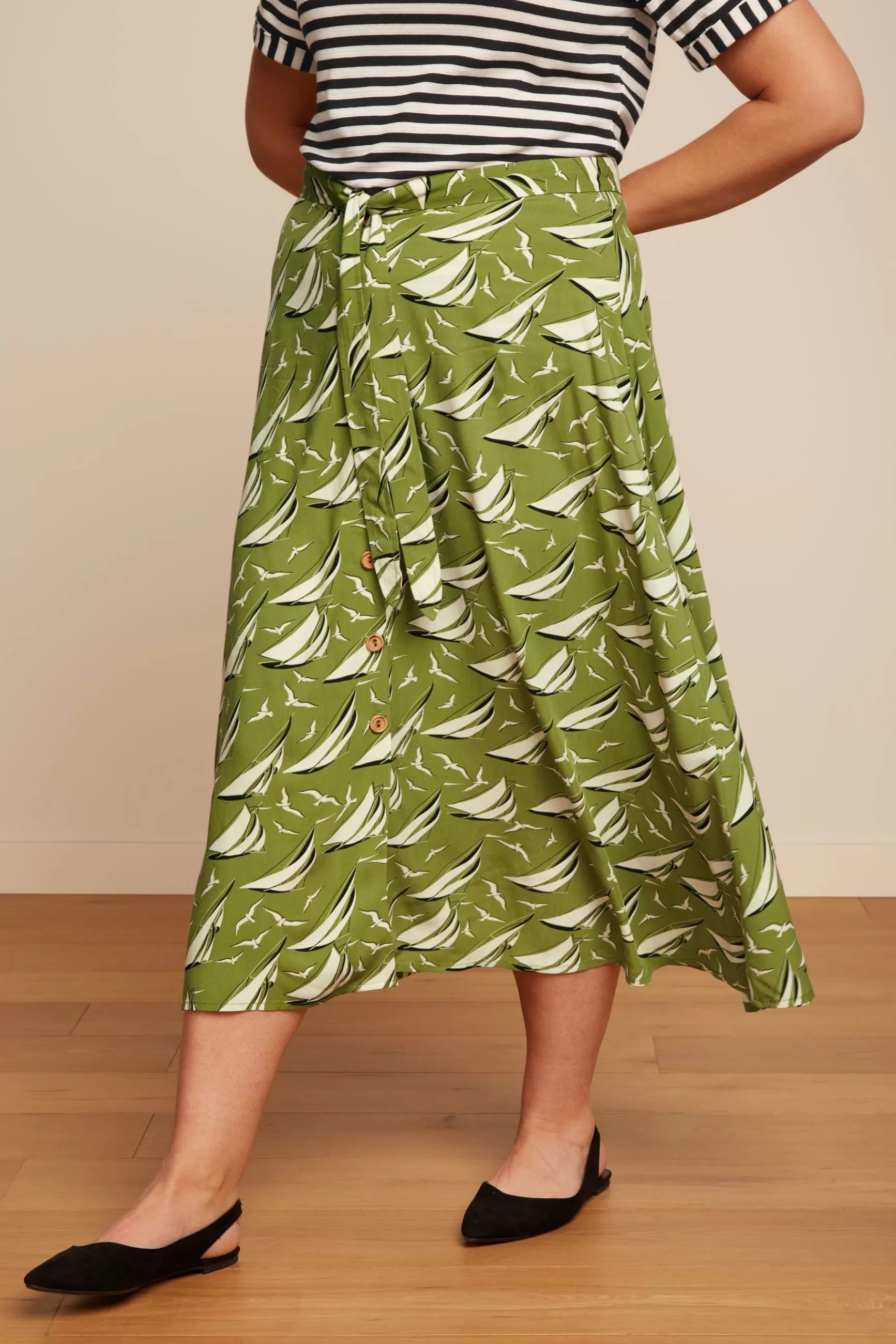 Jupe mi-longue Judy par DAMES - Style King Louie avec col bateau intemporel