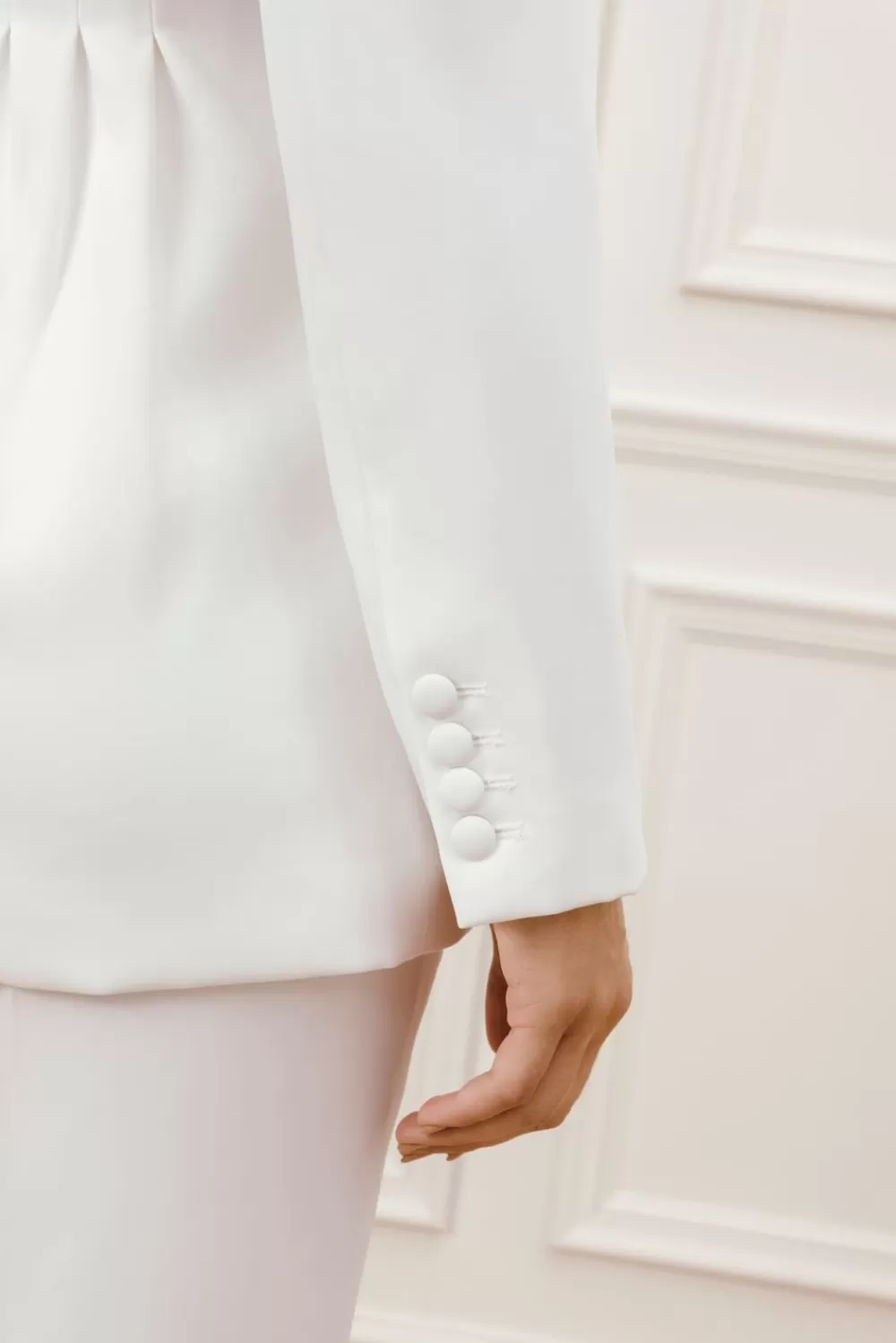 Veste Malina Juno en Tissu Noble - Élégance Ivoire pour un Style Intemporel