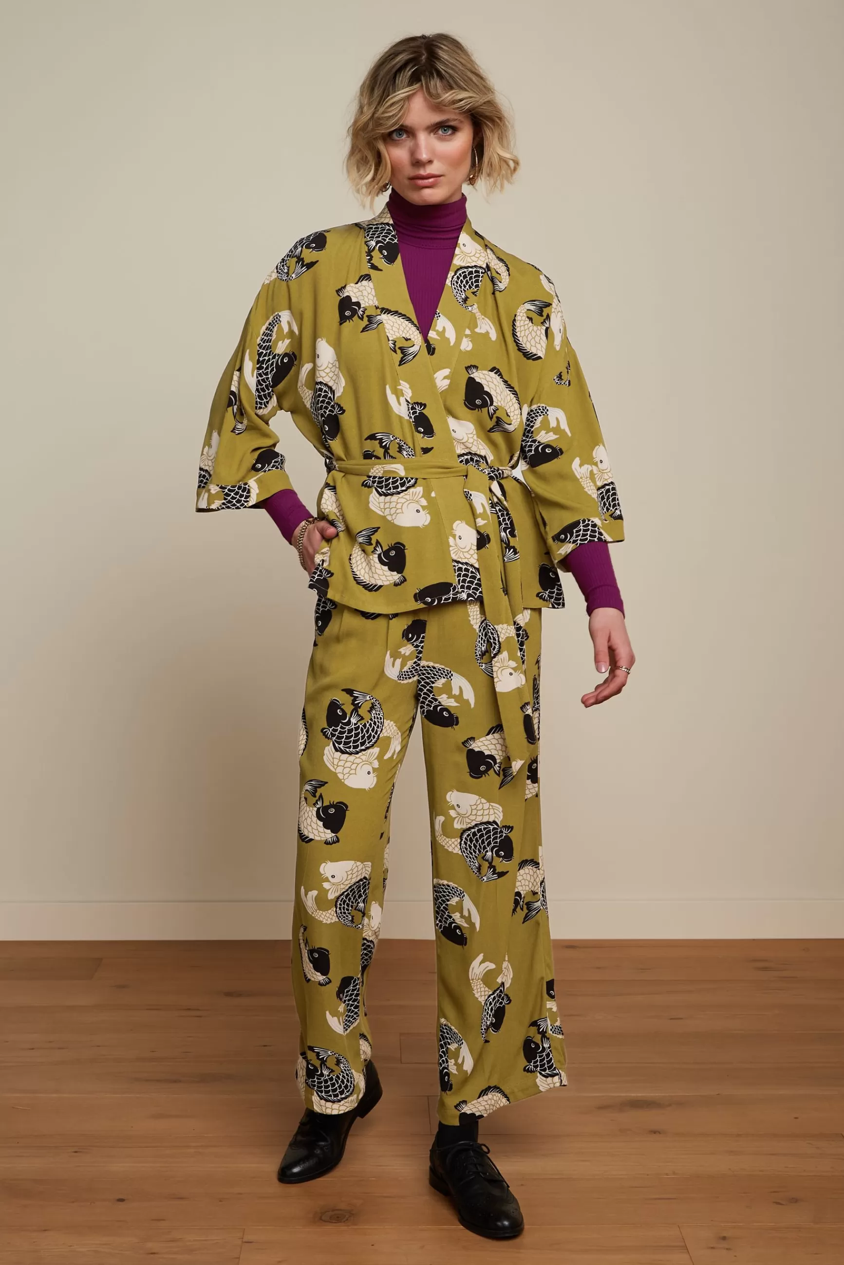 DAMES – Kimono Japonais Élégant à Motifs Carpes Koï Édition King Louie