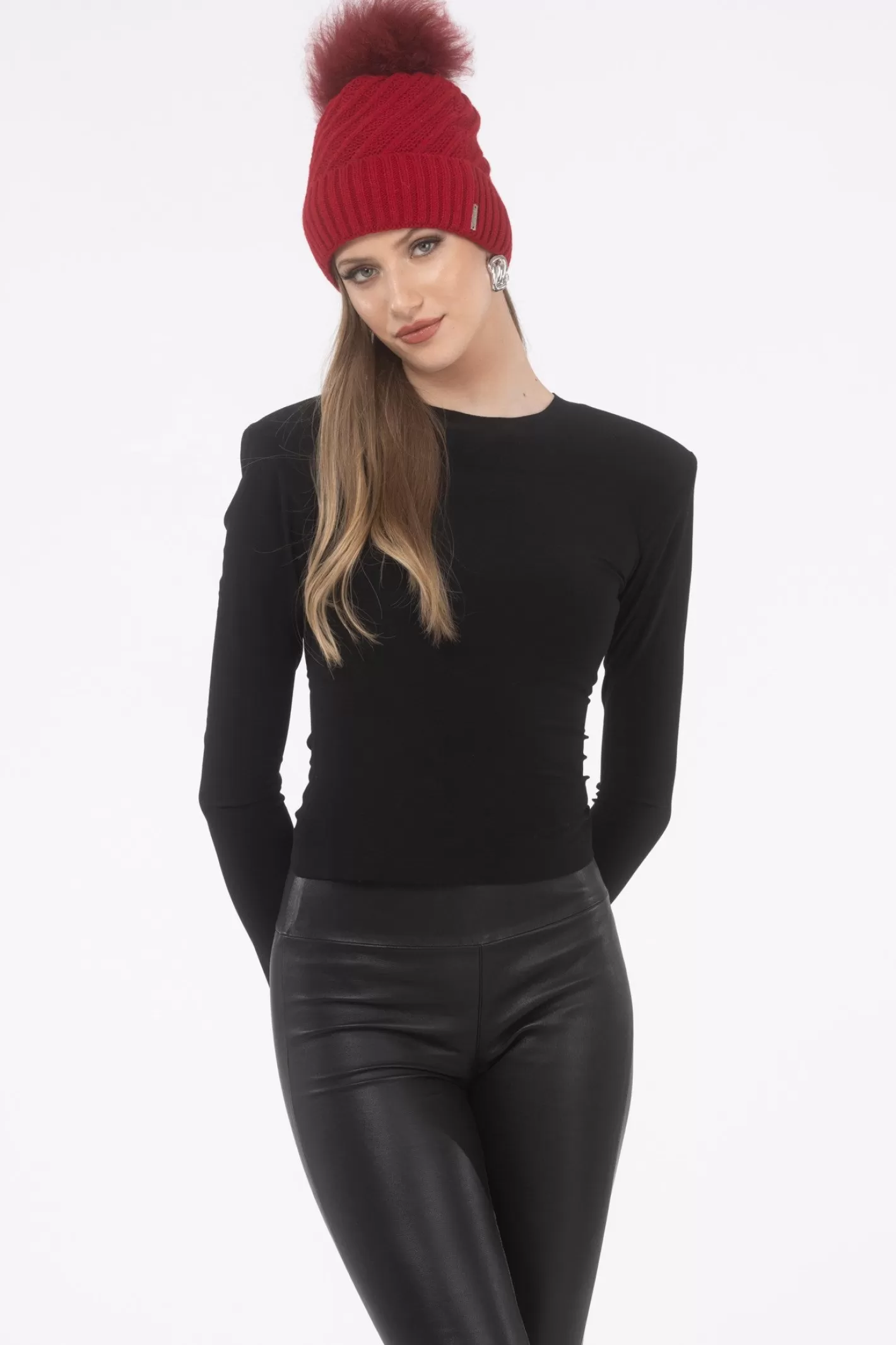 Bonnet femme tricoté main GORSKI - Style Montréal avec pompon en laine d'agneau premium