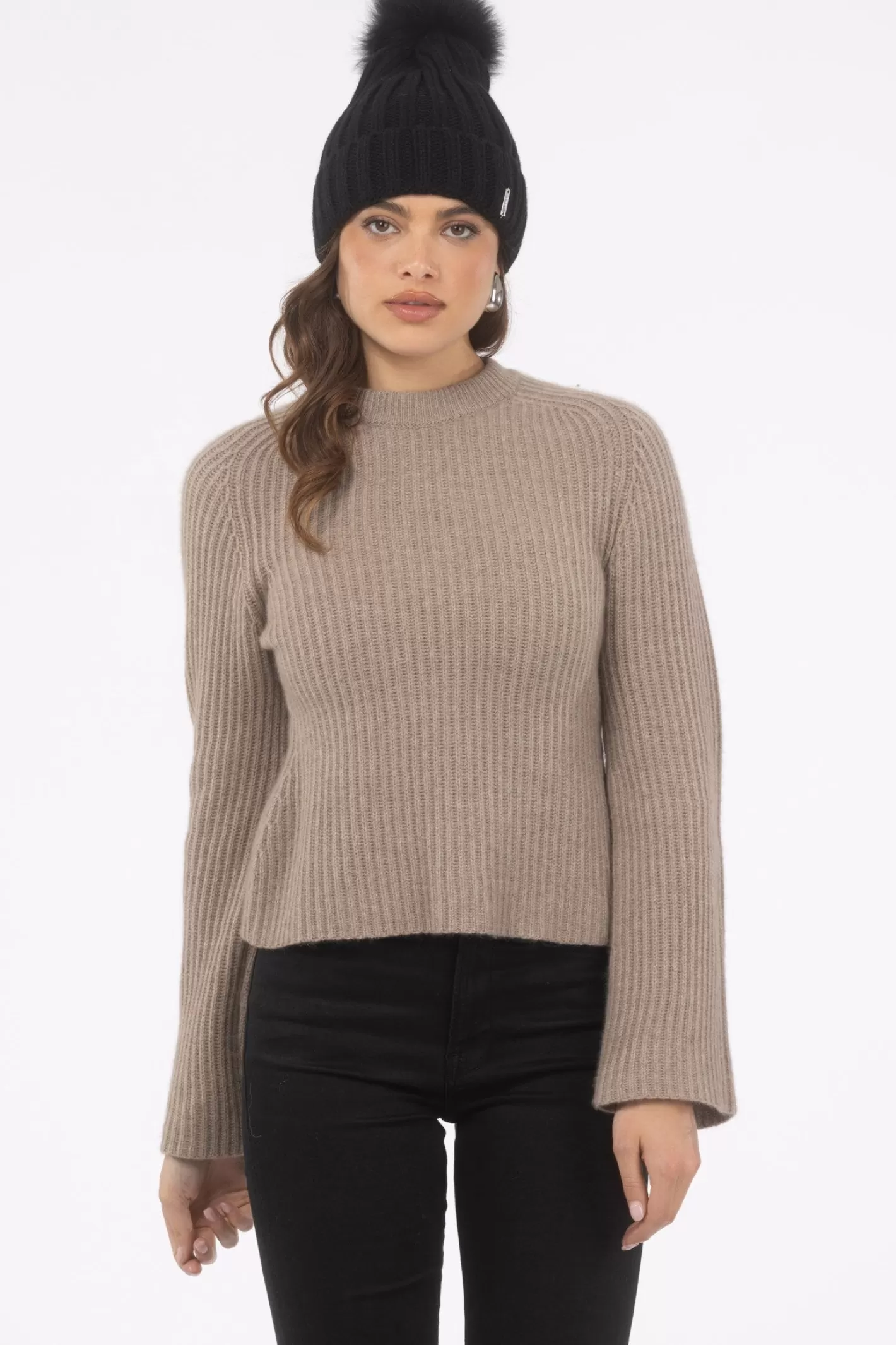 Bonnet Tricoté Main GORSKI Montréal - Toque Femme avec Pompon d'Agneau Luxueux
