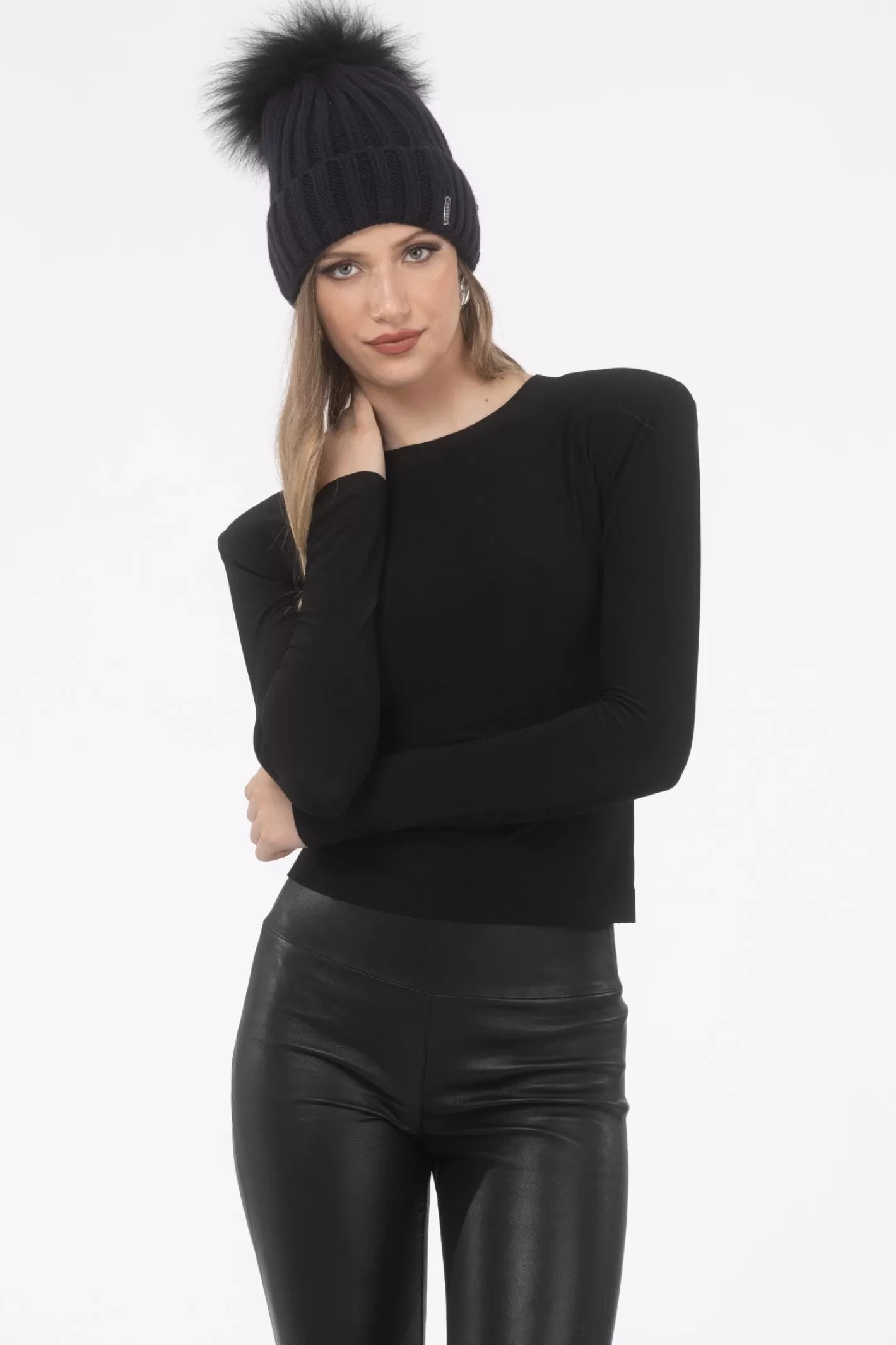 Bonnet Tricoté Main GORSKI Montréal - Toque Femme avec Pompon d'Agneau Luxueux
