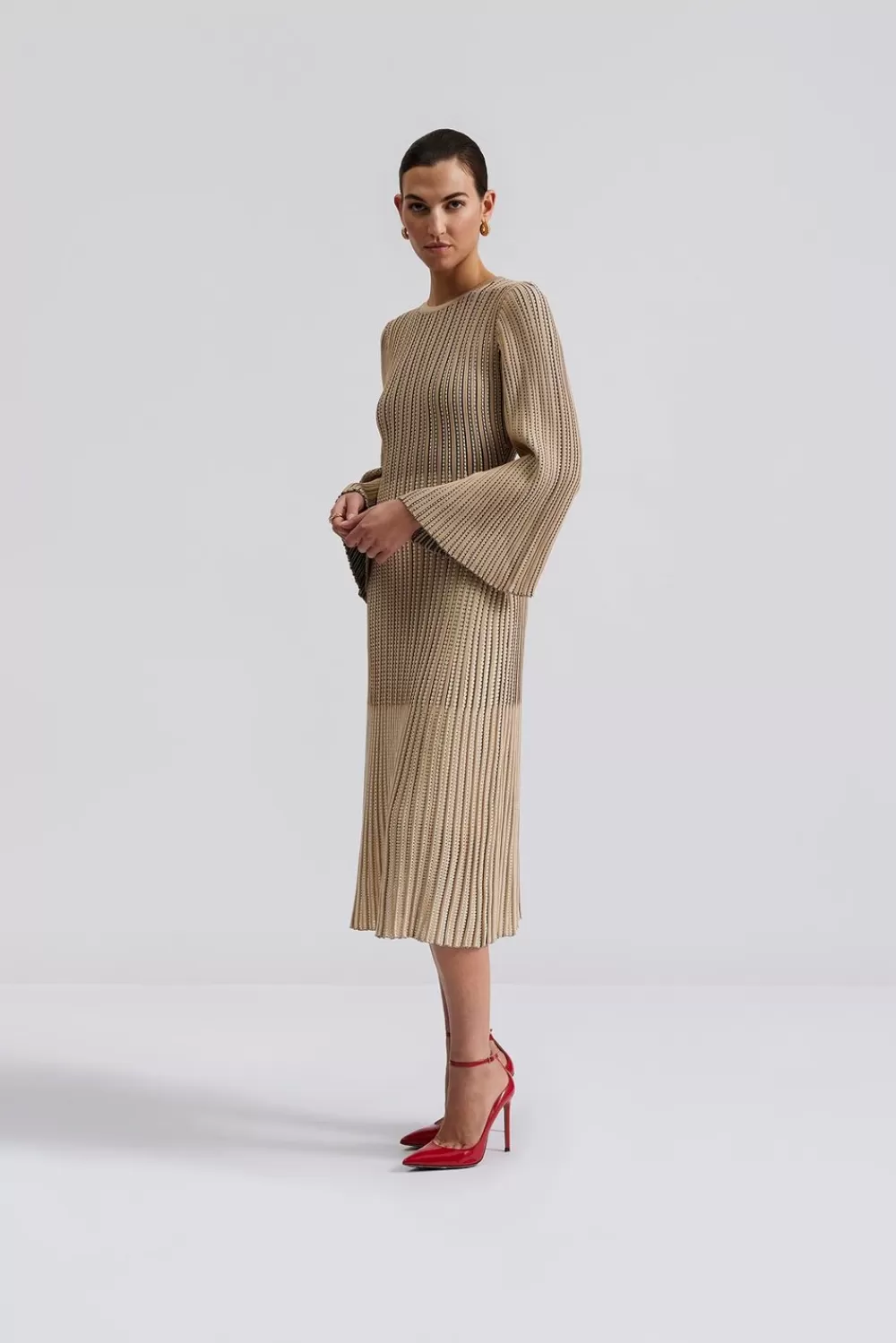 Robe midi Malina Lexi en beige - Promotion éclair sur une pièce intemporelle