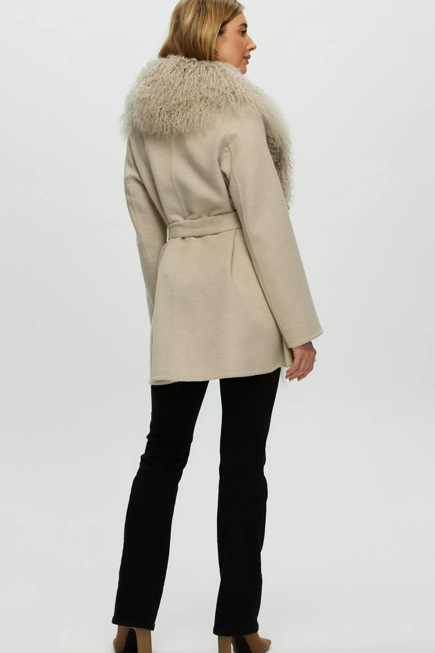 Veste d'hiver GORSKI Montréal - Mélange élégant cachemire Loro Piana et laine noble avec détails raffinés en agneau sélectionné pour femme