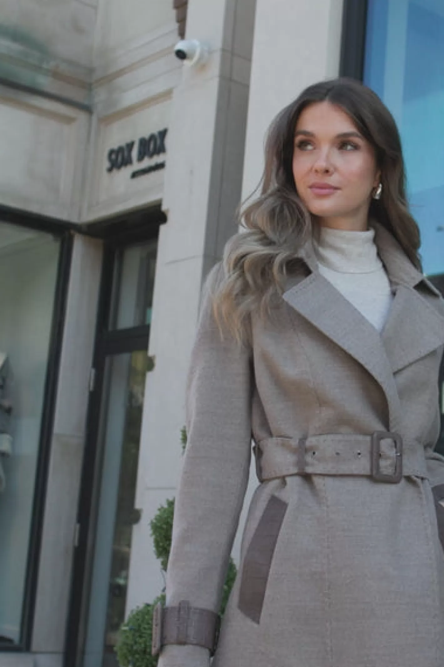 Manteau trench femme en cachemire et laine Loro Piana avec détails cuir - Édition Montréal GORSKI