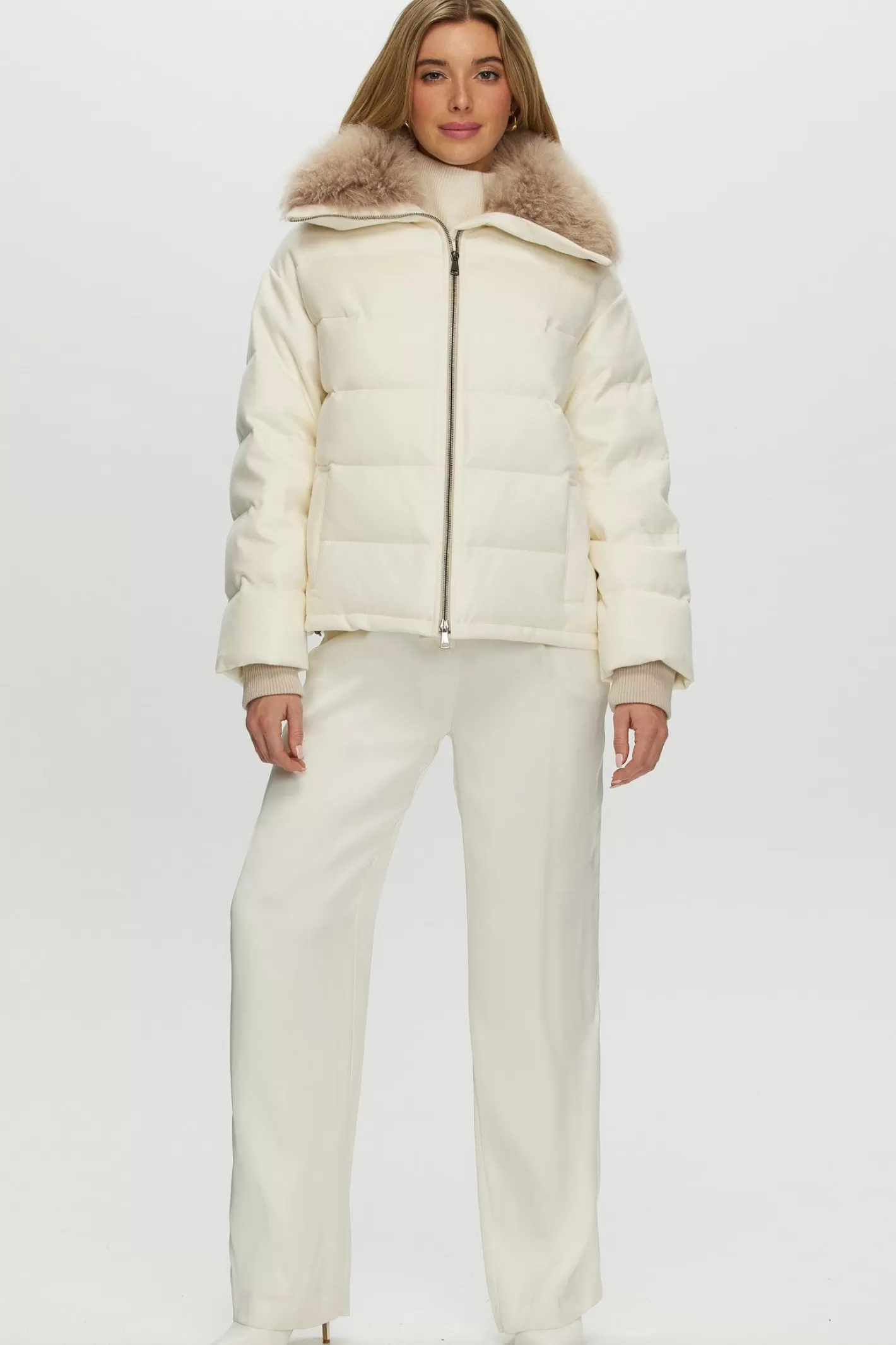 Veste femme GORSKI Montréal – Doudoune en cachemire Loro Piana avec col en poils de chèvre sélectionnés pour une élégance nordique