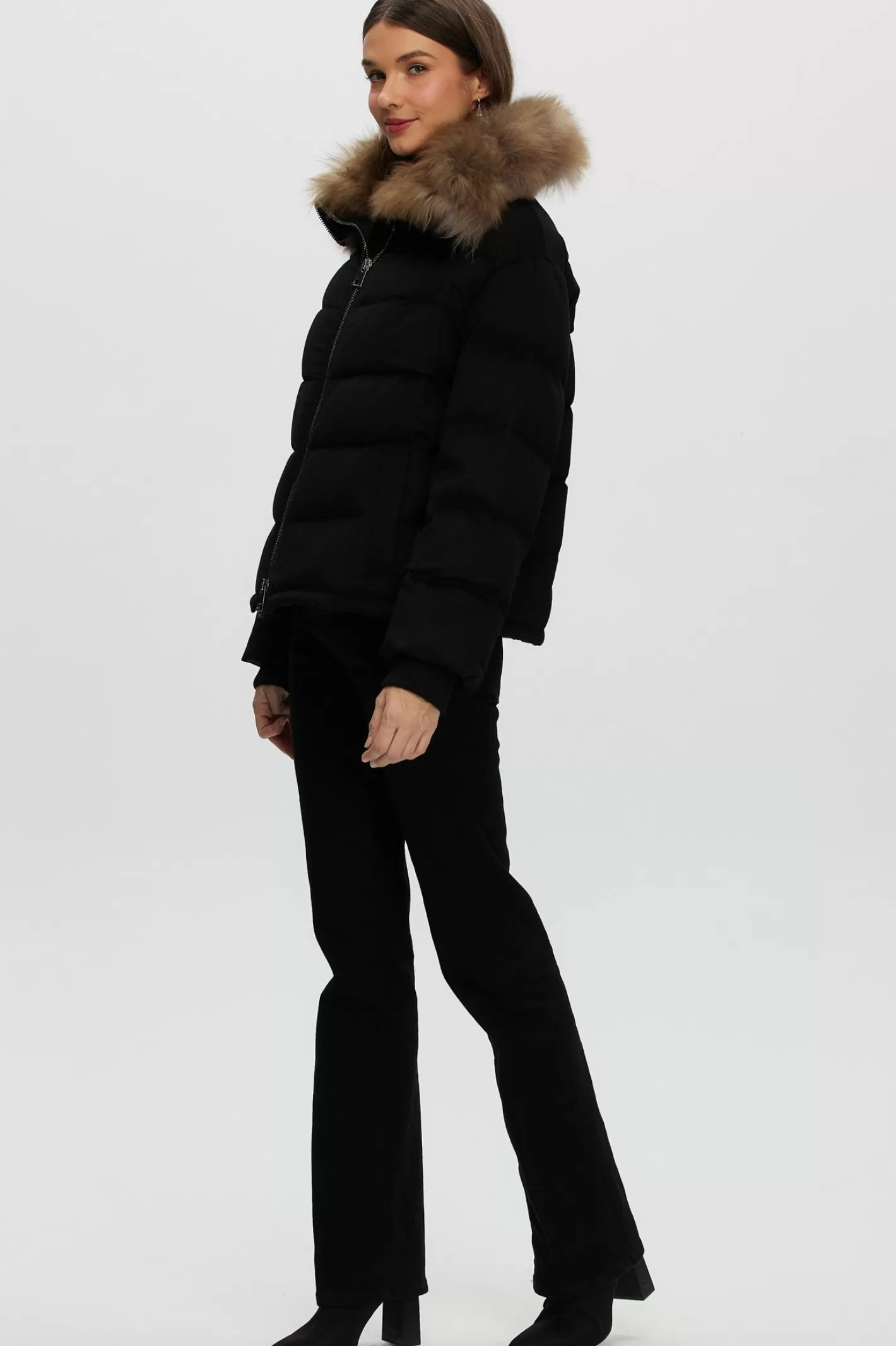 Veste femme GORSKI Montréal – Doudoune en cachemire Loro Piana avec col en poils de chèvre sélectionnés pour une élégance nordique