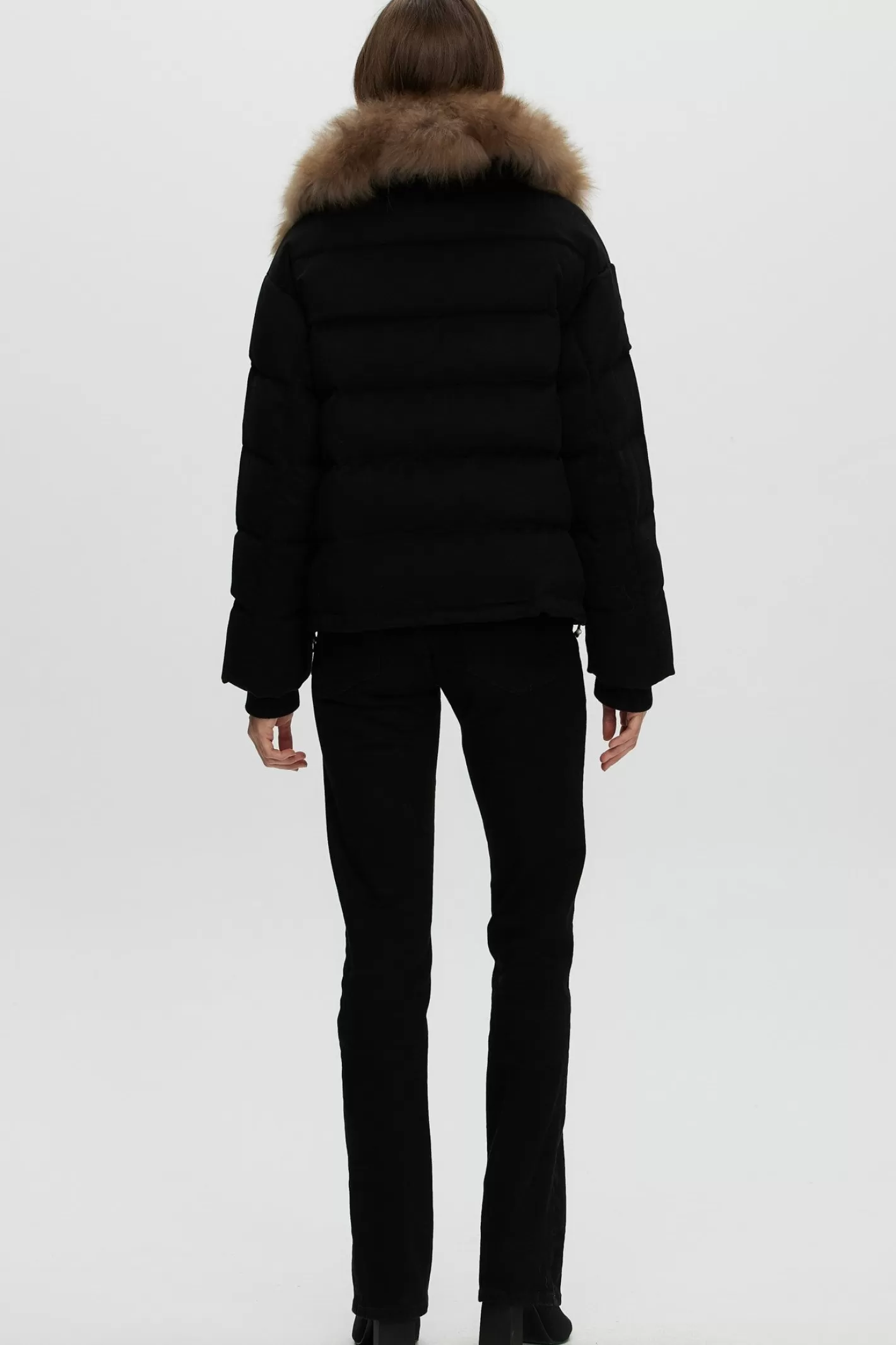 Veste femme GORSKI Montréal – Doudoune en cachemire Loro Piana avec col en poils de chèvre sélectionnés pour une élégance nordique
