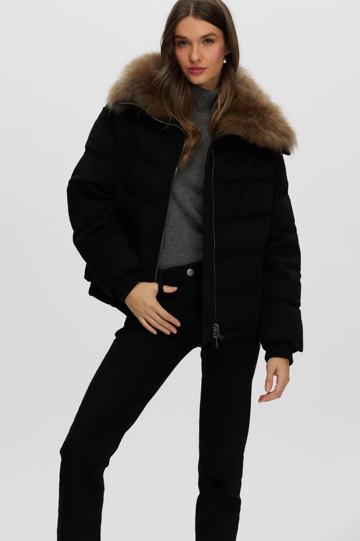 Veste femme GORSKI Montréal – Doudoune en cachemire Loro Piana avec col en poils de chèvre sélectionnés pour une élégance nordique