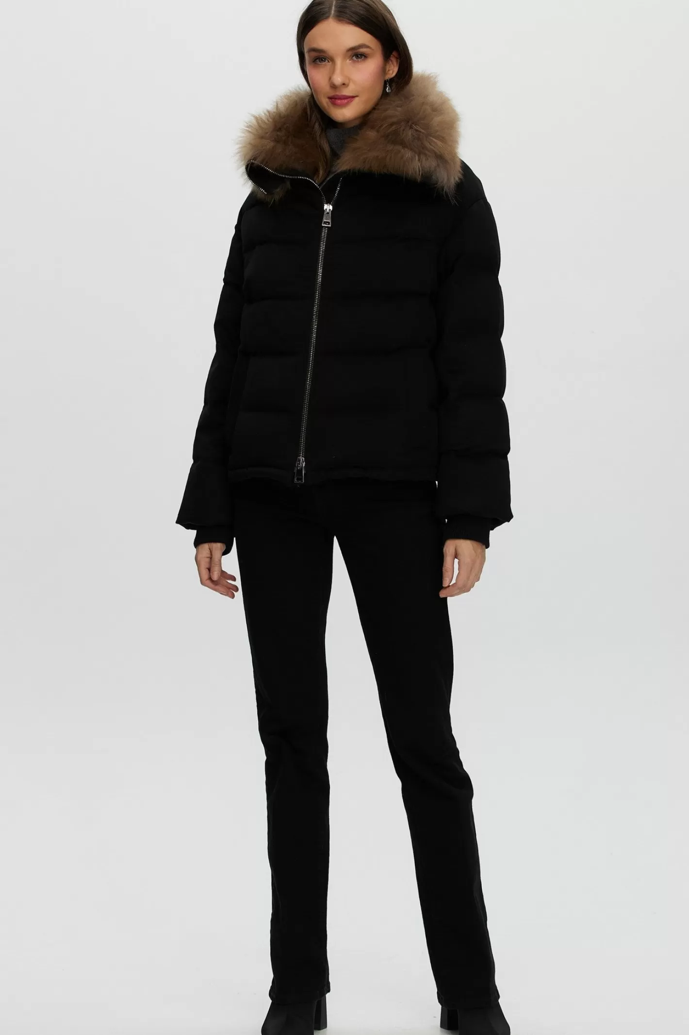 Veste femme GORSKI Montréal – Doudoune en cachemire Loro Piana avec col en poils de chèvre sélectionnés pour une élégance nordique