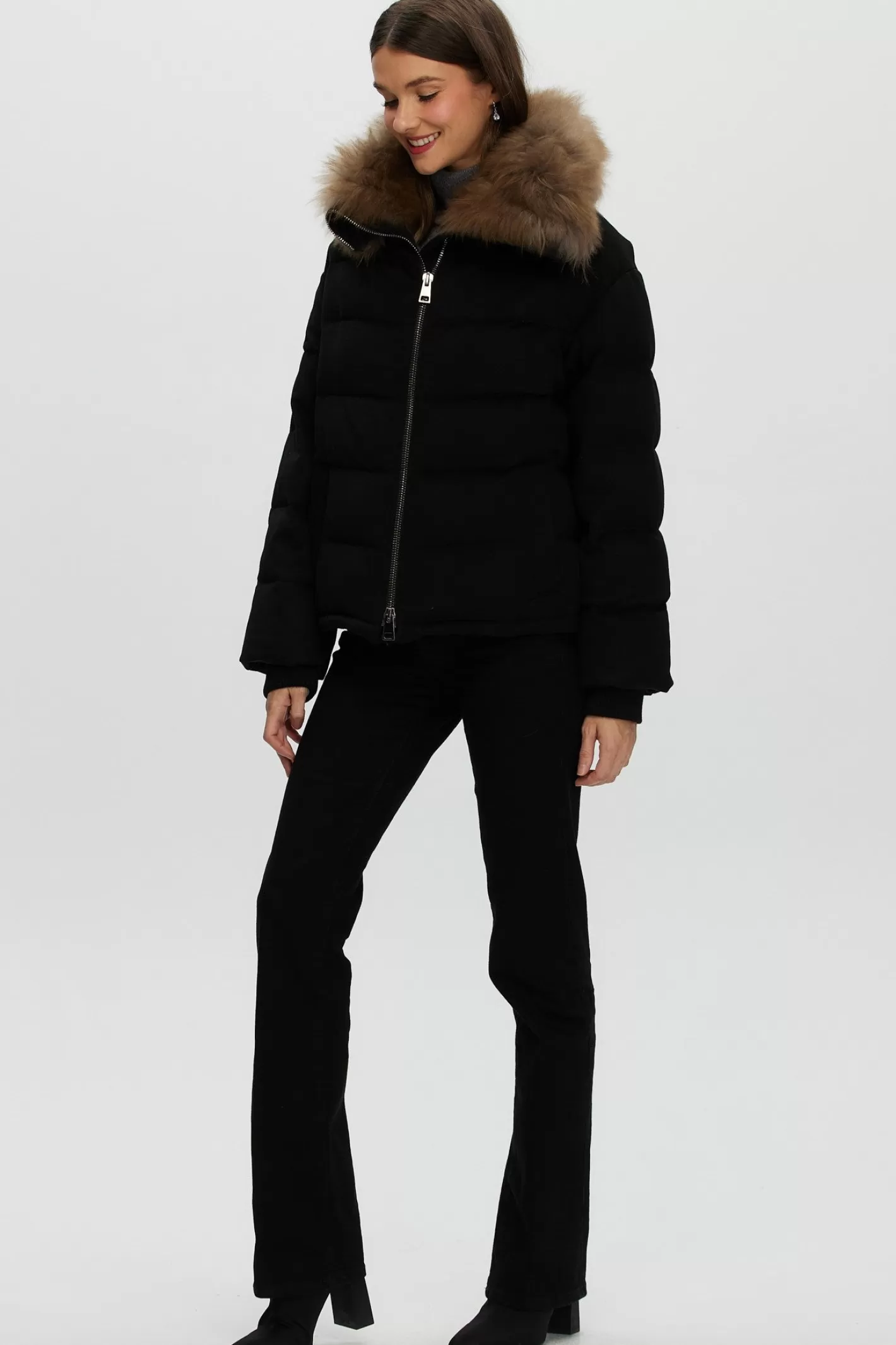 Veste femme GORSKI Montréal – Doudoune en cachemire Loro Piana avec col en poils de chèvre sélectionnés pour une élégance nordique