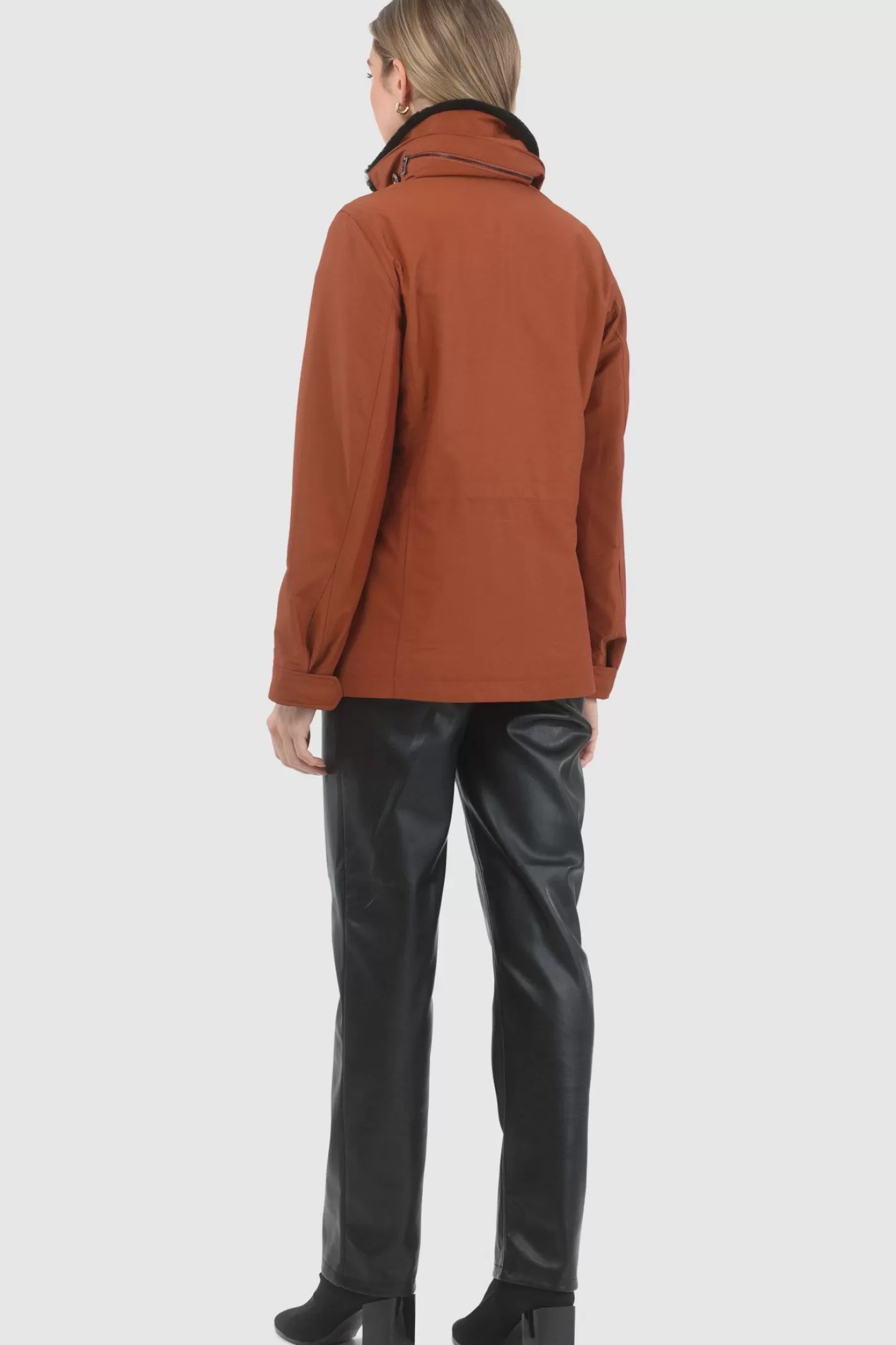 Veste femme GORSKI Montréal - Doudoune technique Storm System Loro Piana avec col en shearling premium détachable et capuche dissimulée