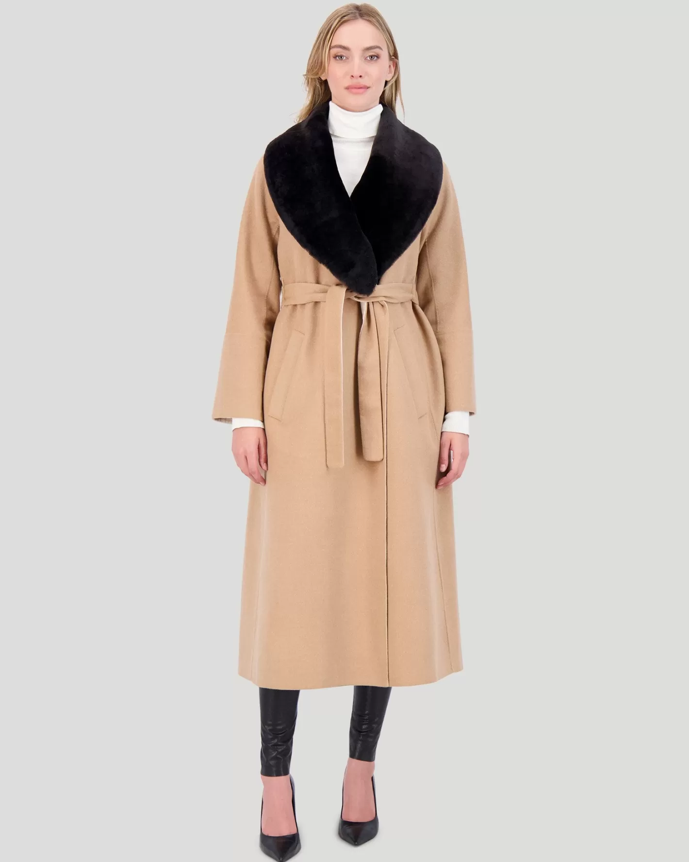 Manteau court femme GORSKI Montréal en laine Loro Piana - Col en peau d'agneau shearling triée sur le volet 

(Version alternative avec nuances plus marketing : 
Blouson élégant GORSKI pour Montréal - Laine précieuse Loro Piana avec col en agneau shearling soigneusement sélectionné)