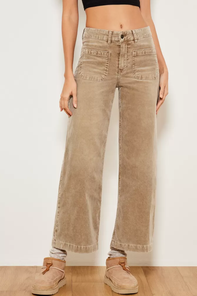Pantalon droit Lucia 597 - Jeans féminin taille haute en denim stretch bleu lavé - Coupe slim confortable pour look décontracté chic