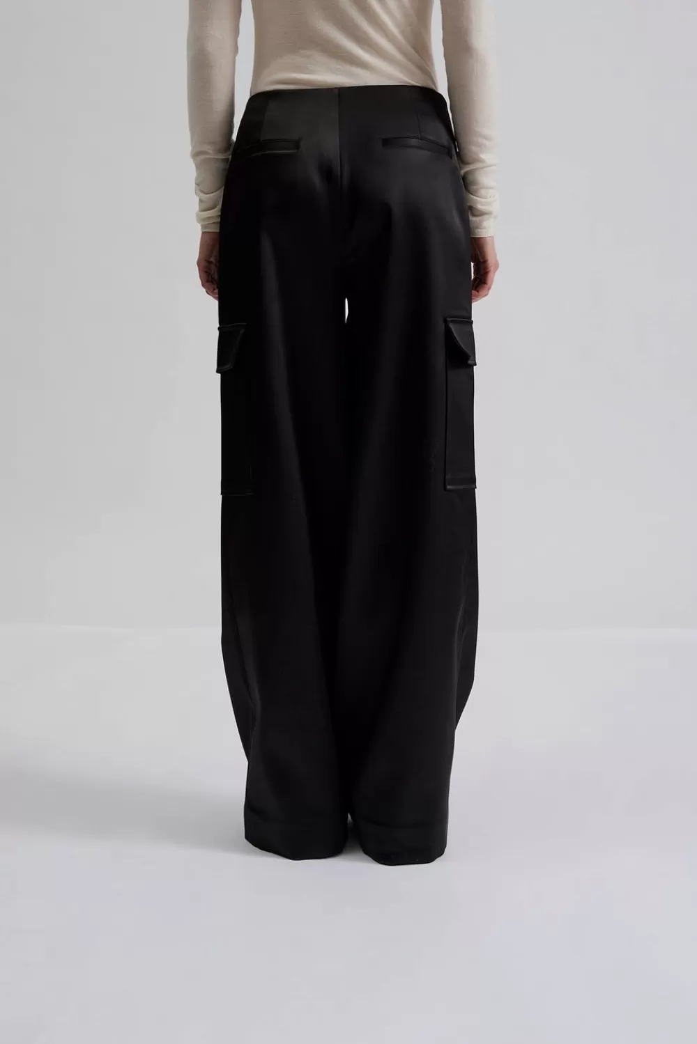 Pantalon slim vanillé Malina Madilyn - Coupe fluide printanière avec ceinture ajustable