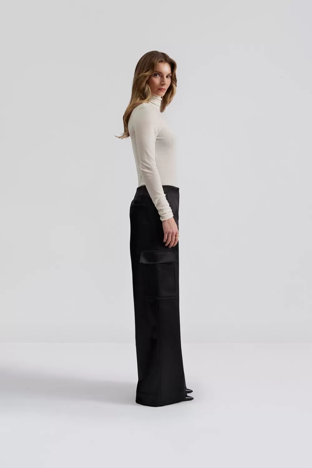 Pantalon slim vanillé Malina Madilyn - Coupe fluide printanière avec ceinture ajustable