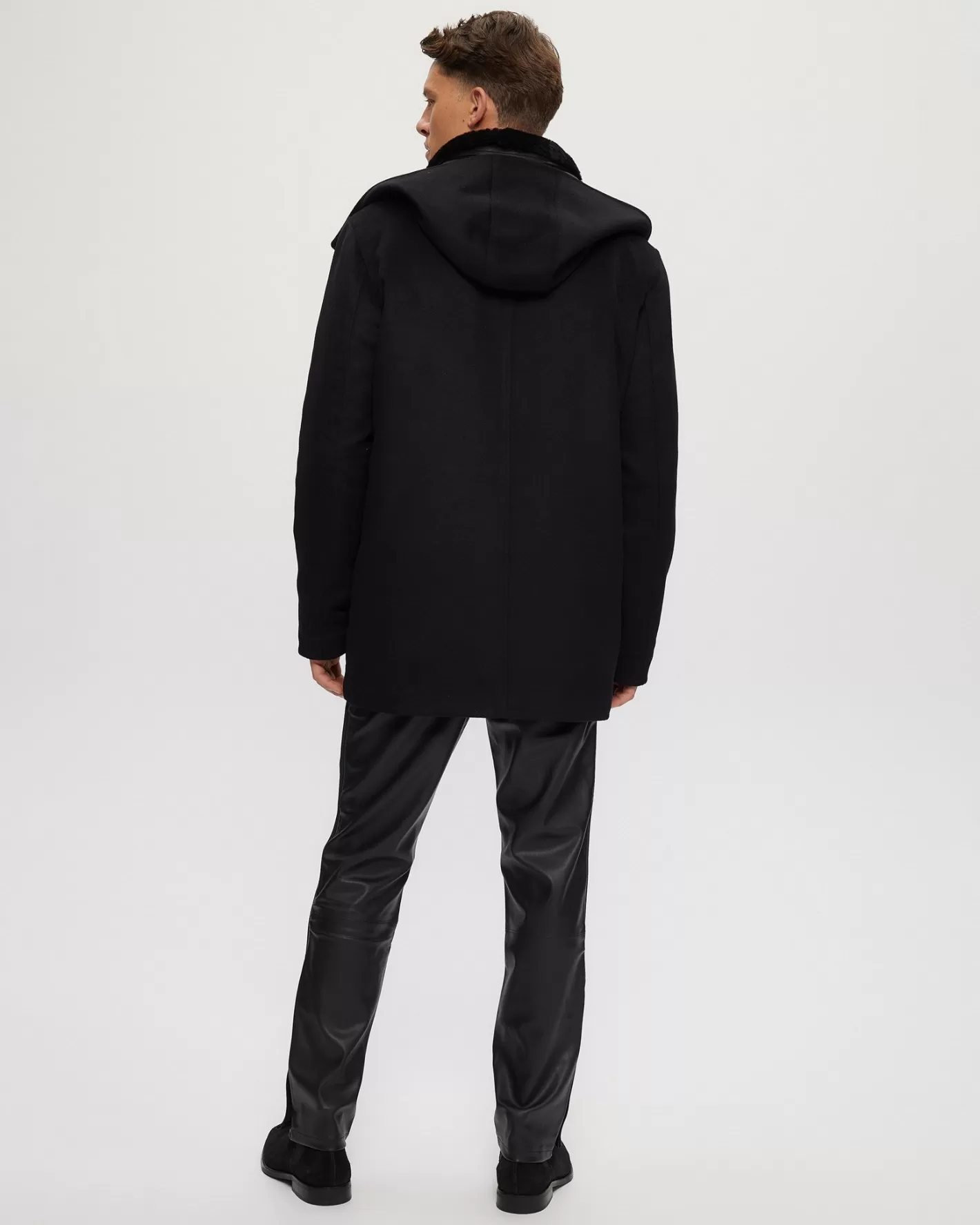 Parka d'Hiver GORSKI Montréal pour Homme - Capuche Amovible et Col en Agneau Shearling - Manteau en Laine Épaisse Coupe-Vent 

(Note: J'ai restructuré la formulation pour une lecture plus naturelle en français courant, ajouté des détails contextuels comme 