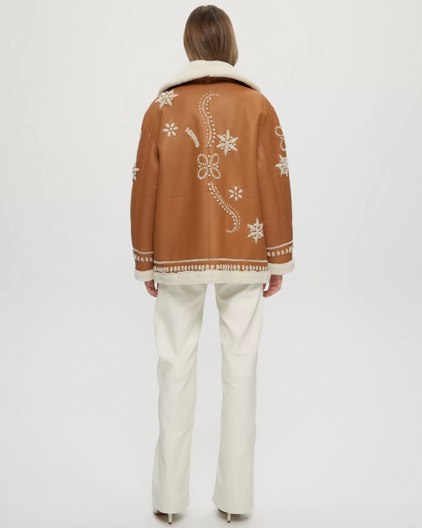Veste Zippée GORSKI Montréal – Doudoune en Agneau Shearling Mérinos avec Broderies Lainage Artisanales – Confort Hiver pour Femme