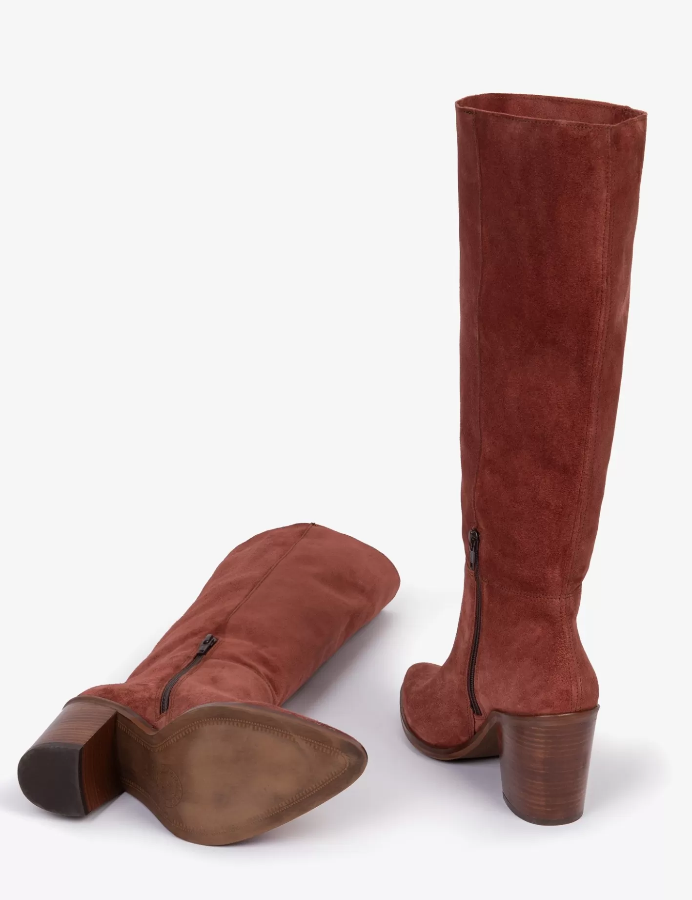 Bottes en daim déstructurées - Modèle long confortable pour un look urbain et intemporel