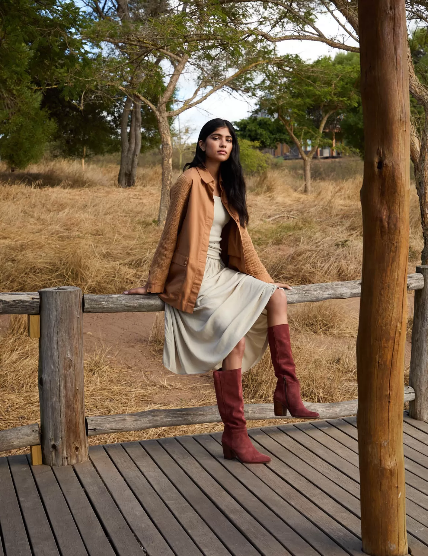 Bottes en daim déstructurées - Modèle long confortable pour un look urbain et intemporel