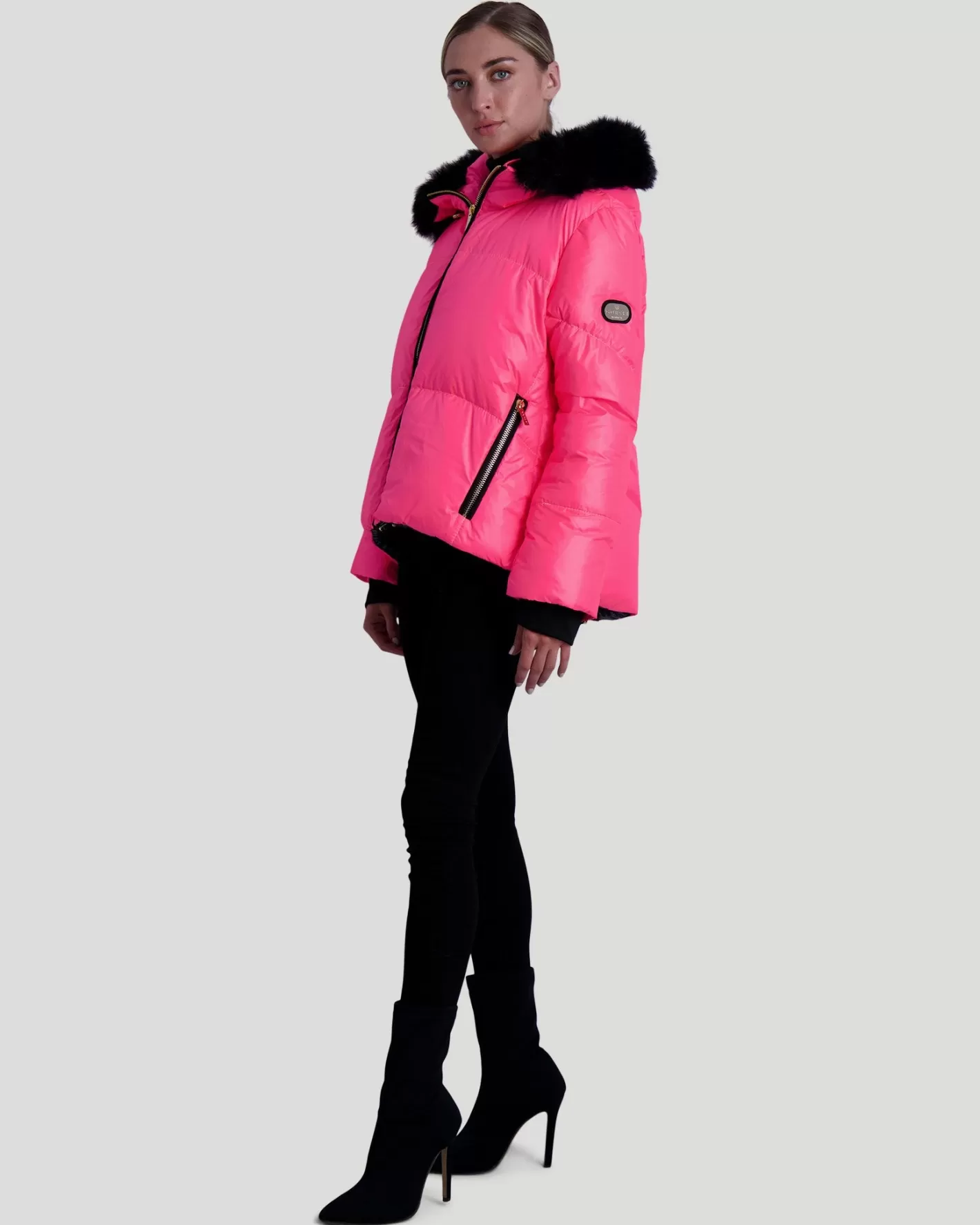 Doudoune Ski Femme Montréal Éclat Fluorescent - Capuche Détachable en Agneau Toscan - Style Après-Ski Urbain GORSKI