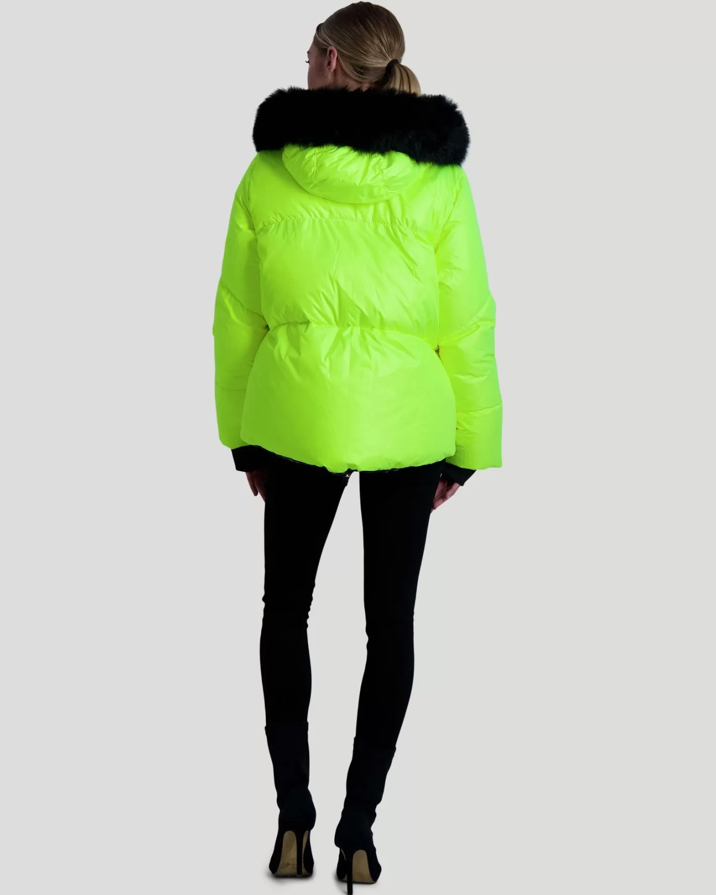 Doudoune Ski Femme Montréal Éclat Fluorescent - Capuche Détachable en Agneau Toscan - Style Après-Ski Urbain GORSKI