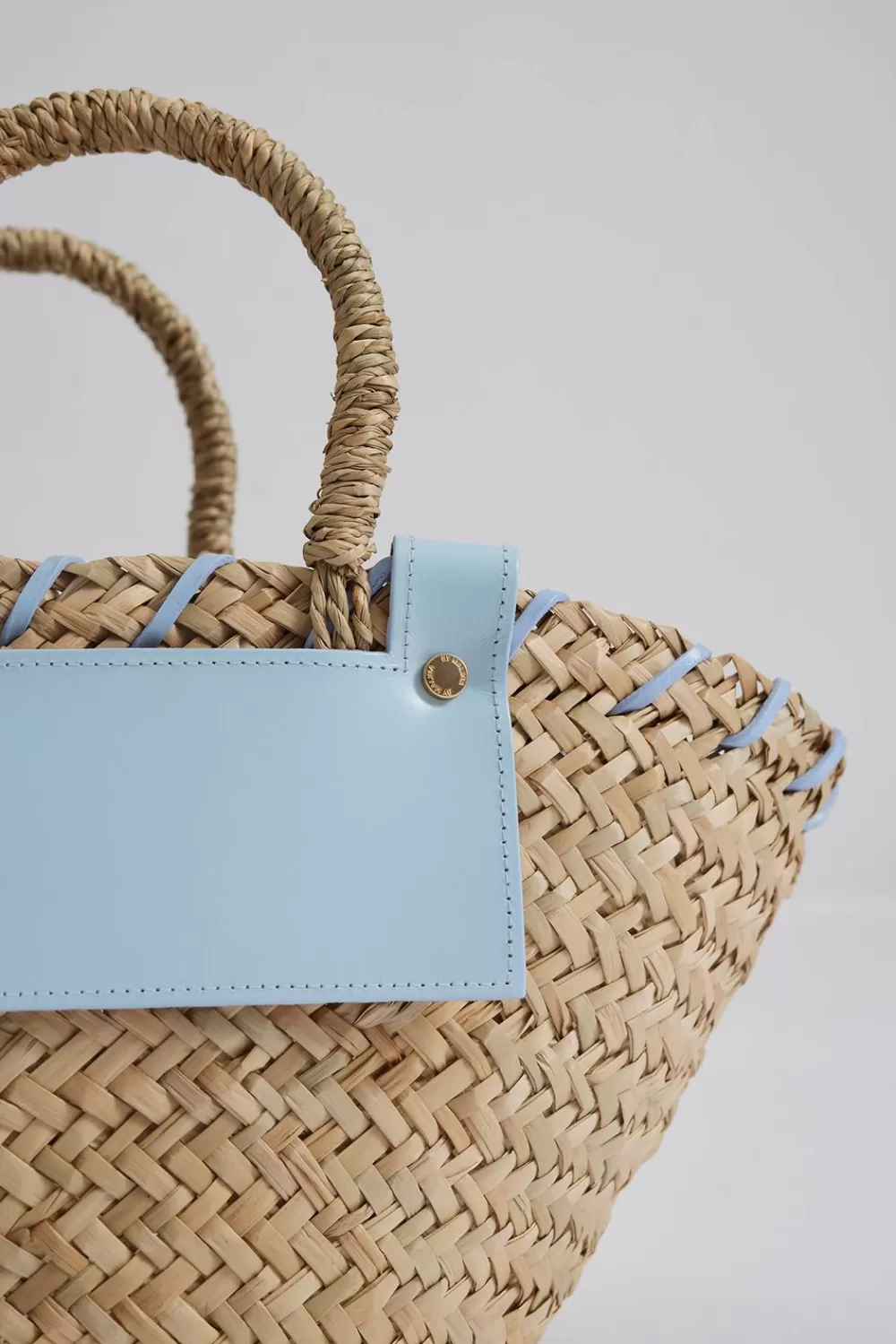 Élégant panier en paille tressé Malina Niki - Nuances pastel pour un look estival