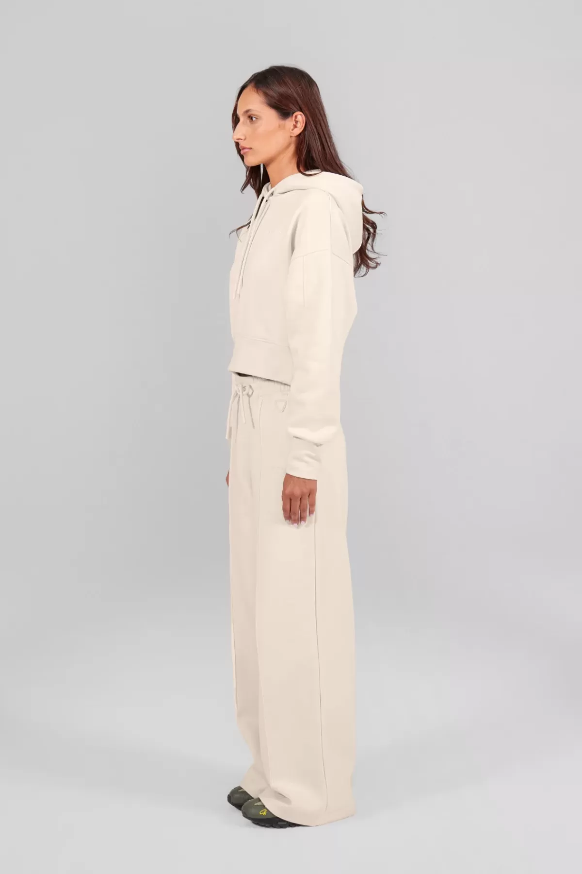 Jogging ample femme – Coupe détente en tissu respirant (Modèle Emma-Gertrude, Nouvelle Collection) Détails tendance avec poches pratiques