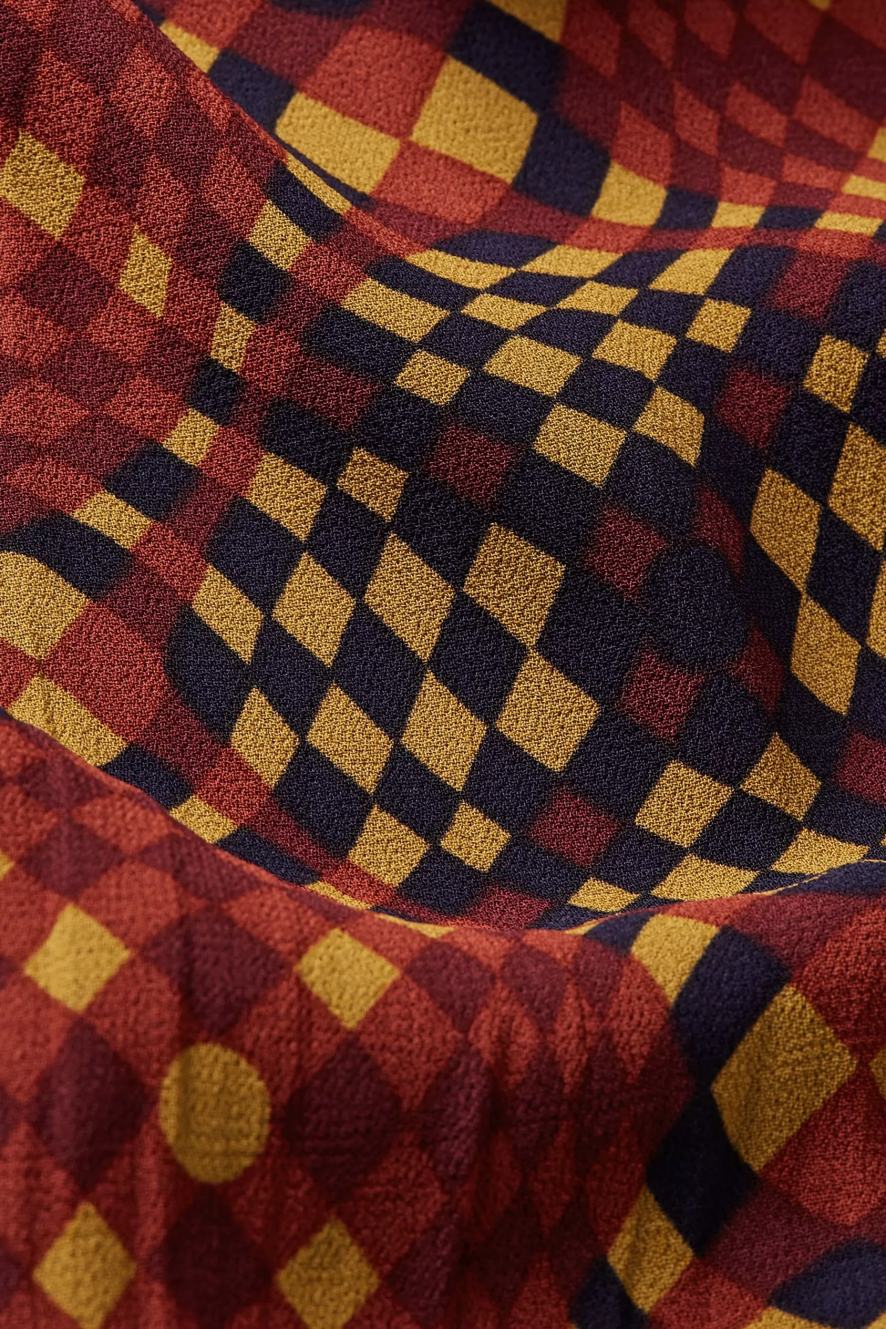 Découvrez l'élégance décontractée - Haut Phoebe King Louie pour femme, broderie zesty rafraîchissante. Modèle confortable en lin respirant, coupe moderne pour sorties estivales. Disponible en coloris vibrants.