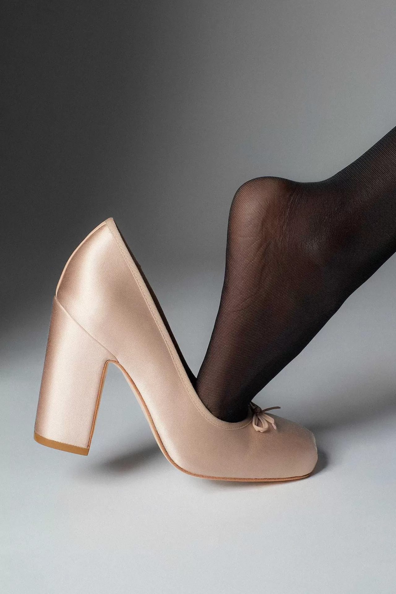 Escarpin de mariée Sandy Liang - Modèle élégant en satin souple avec talon 10cm pour le jour de vos noces