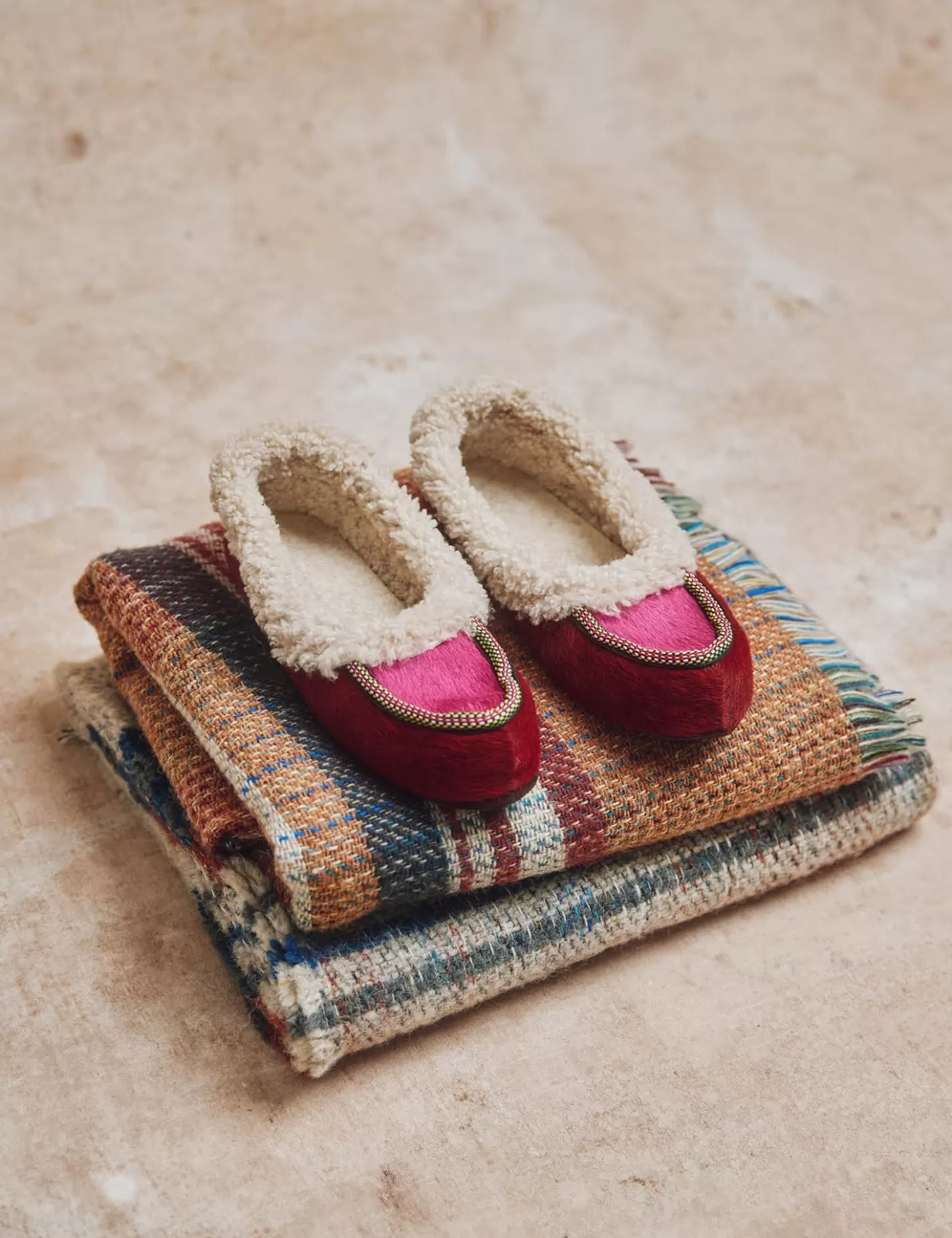 Chaussons Polaires Licorne Adorable - Confort Douillet en Peluche pour un Hiver Cosy