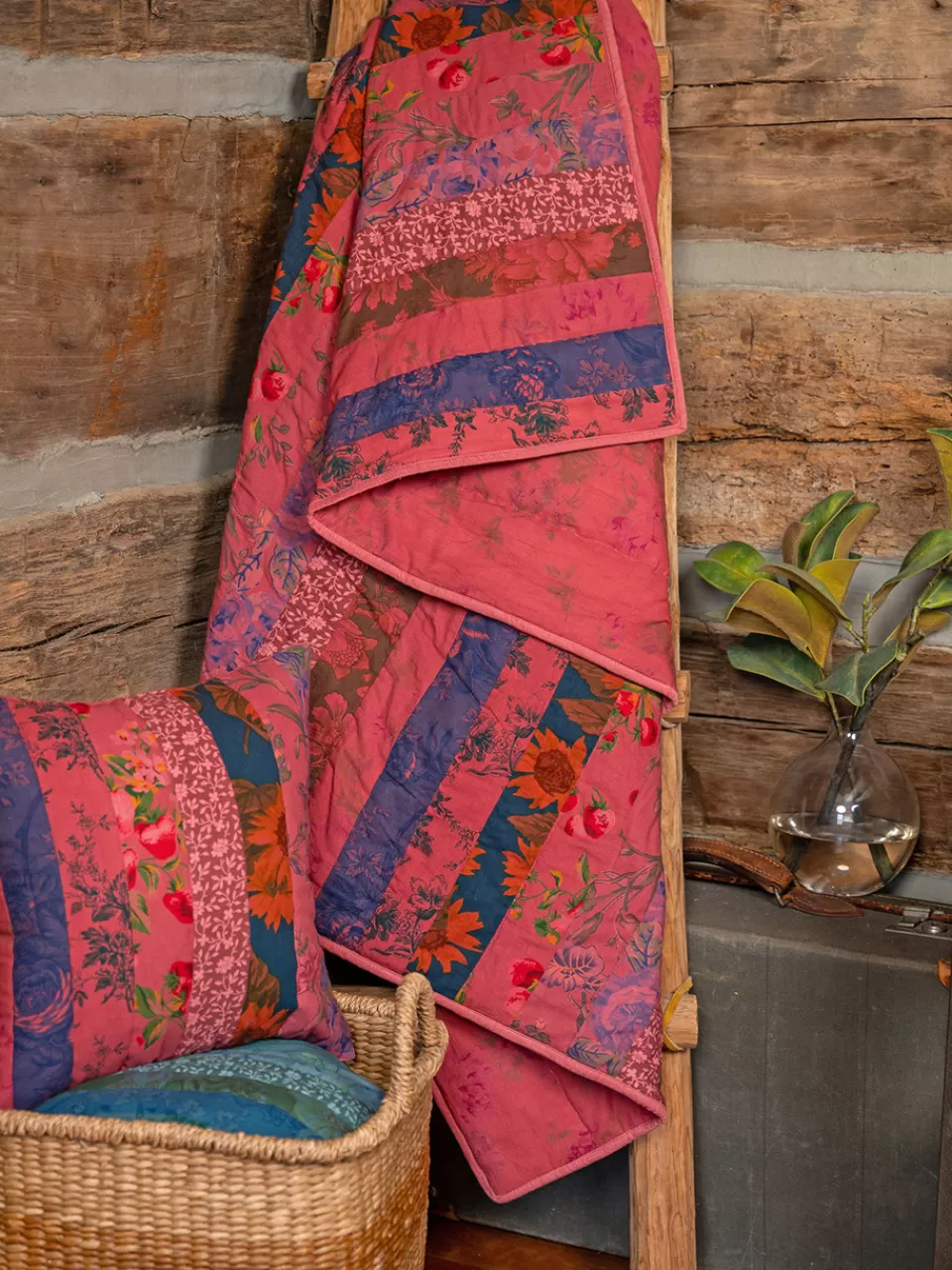 Couverture Patchwork en Chutes de Tissu - Motif Baies Bohème^April Cornell | Édition Limitée en Soldes